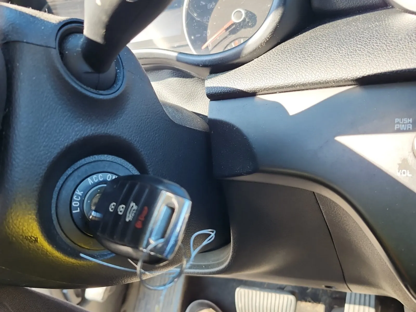 Keys/Fobs/Manual Photo