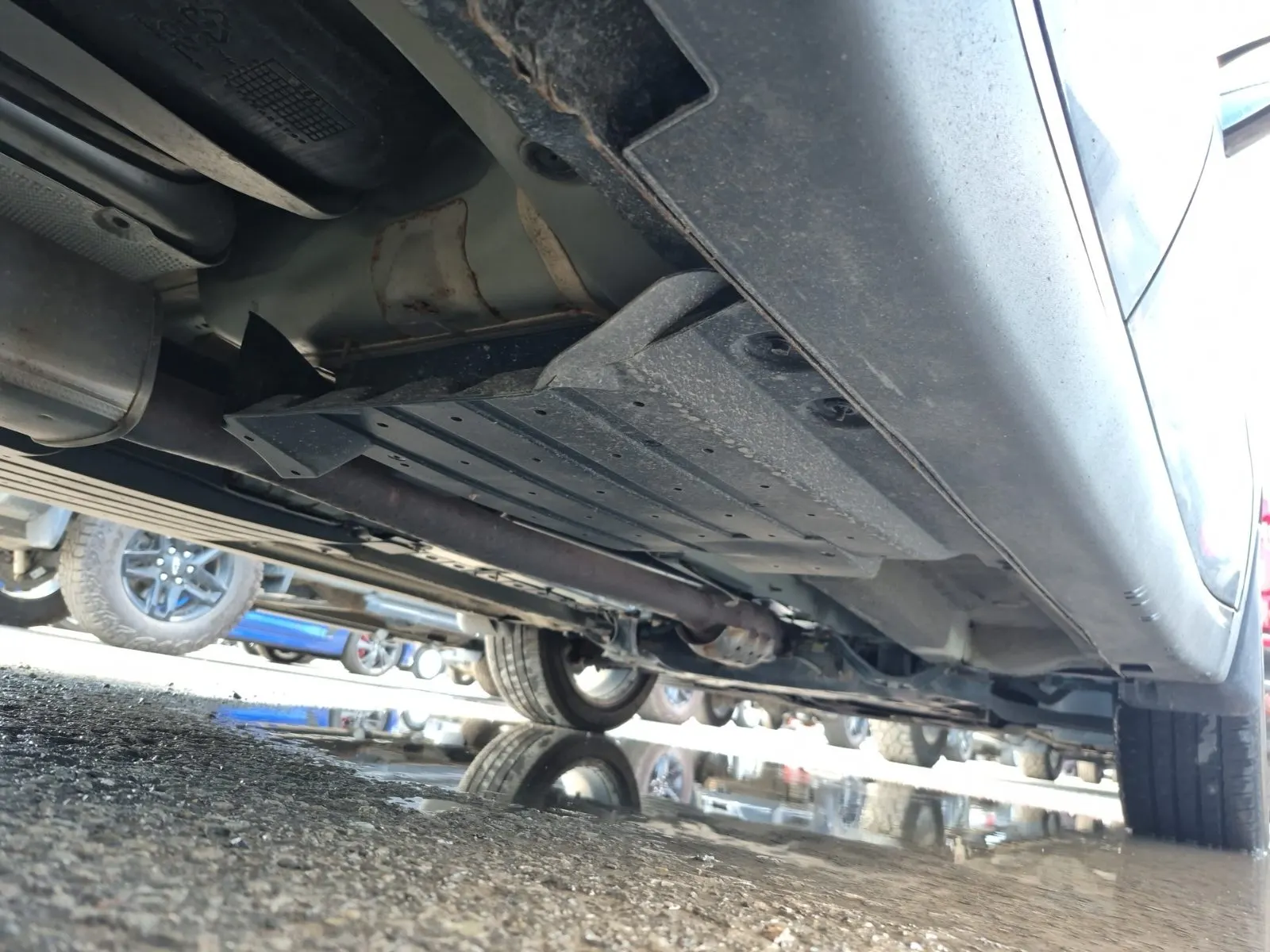 Undercarriage - Passenger Photo