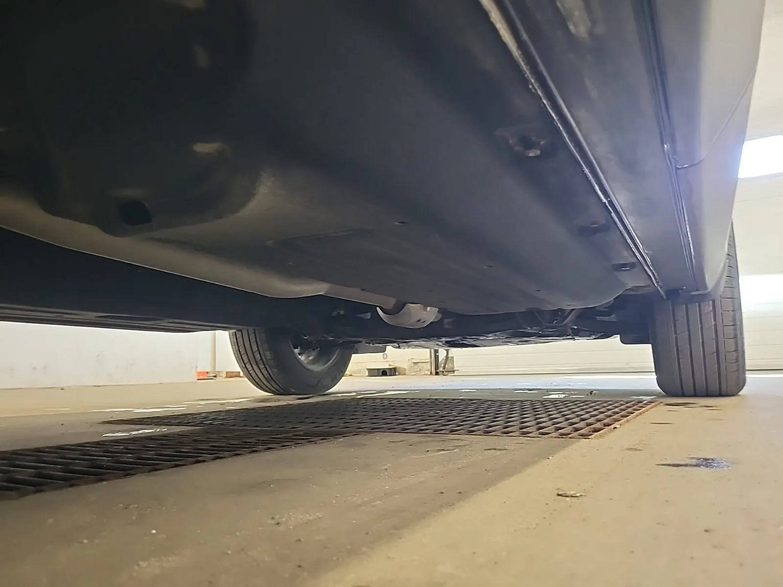 Undercarriage - Passenger Photo