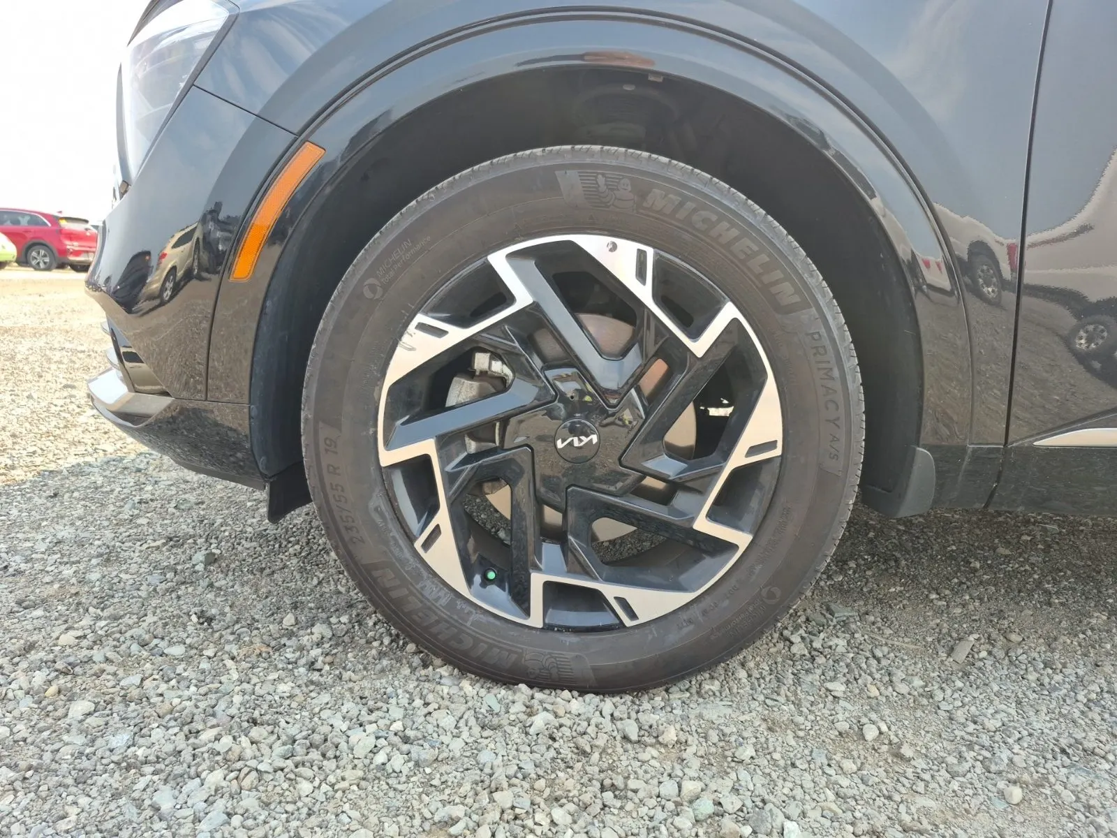Front driver wheel/tire photo