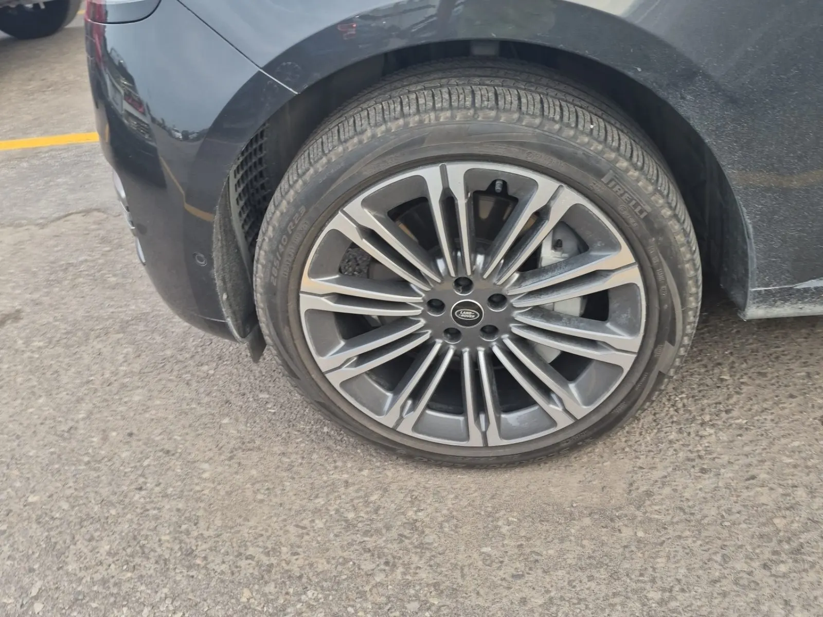 Front driver wheel/tire photo