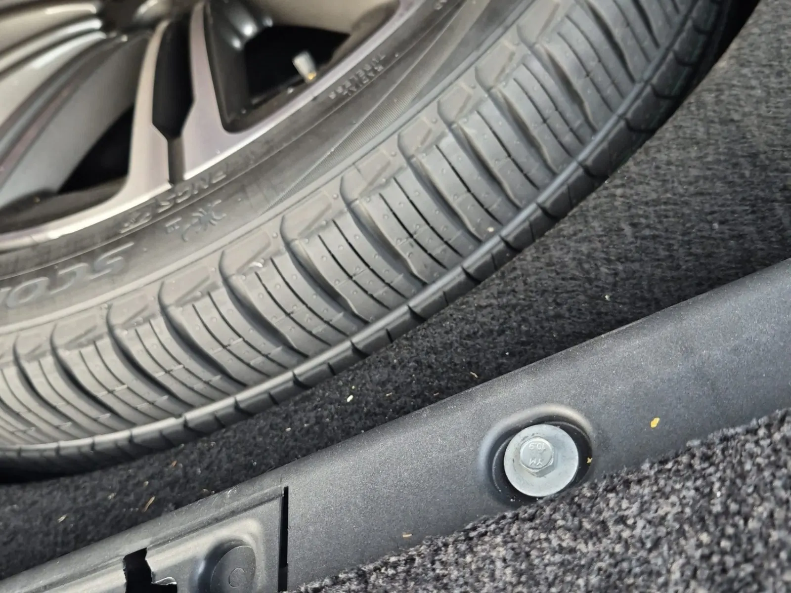 Spare Tire & Wheel Photo