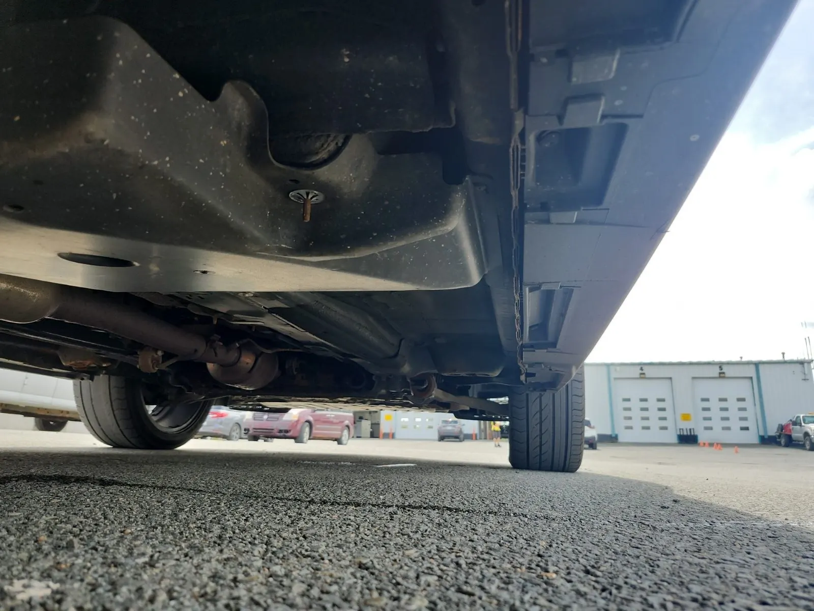 Undercarriage - Passenger Photo