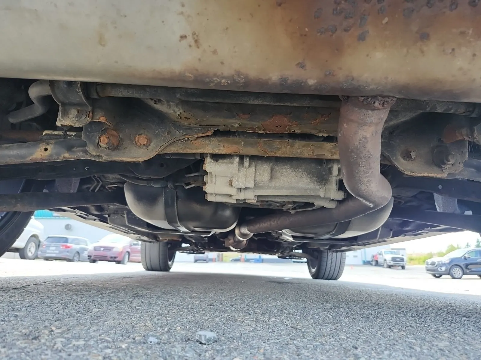 Undercarriage - Rear Photo