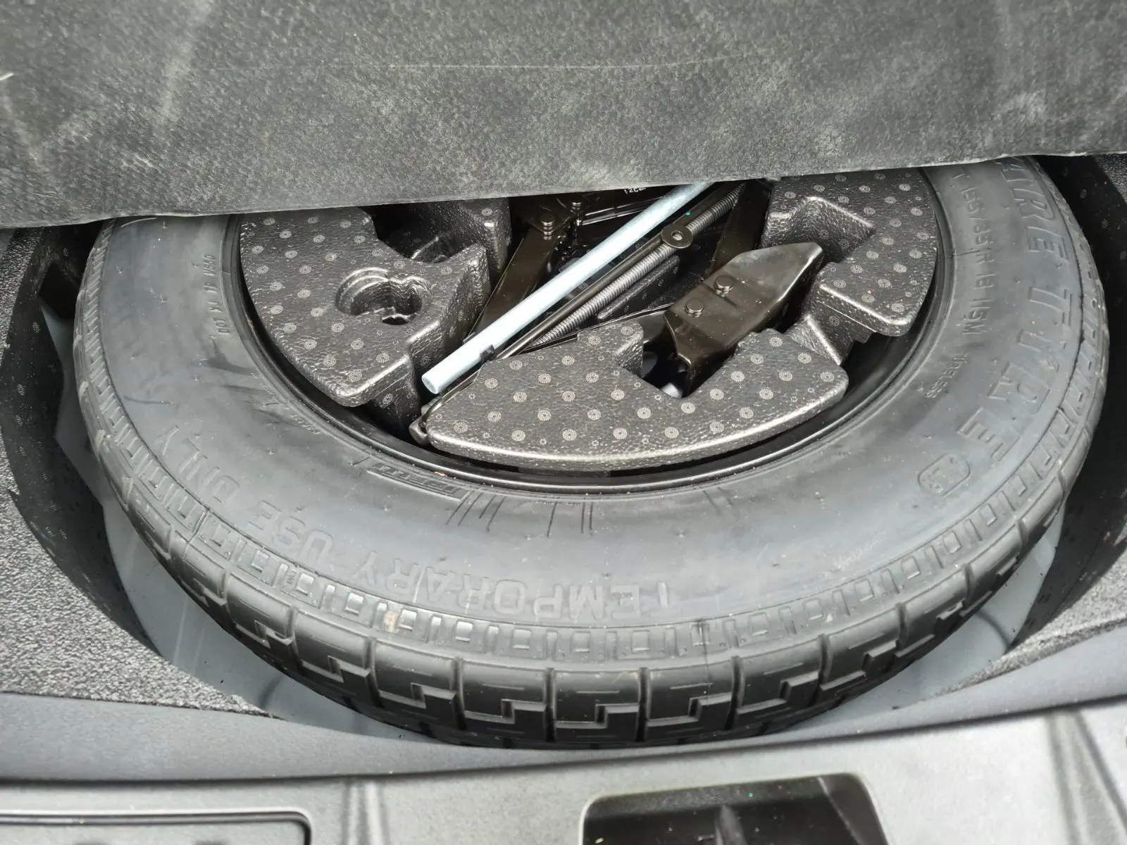 Spare Tire & Wheel Photo