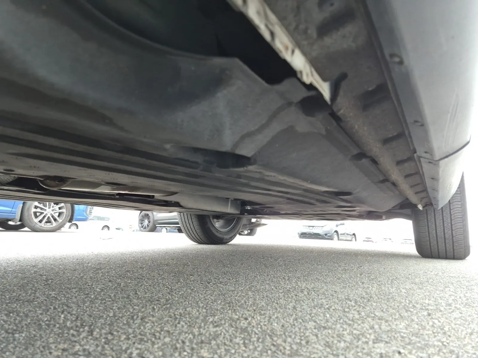 Undercarriage - Passenger Photo