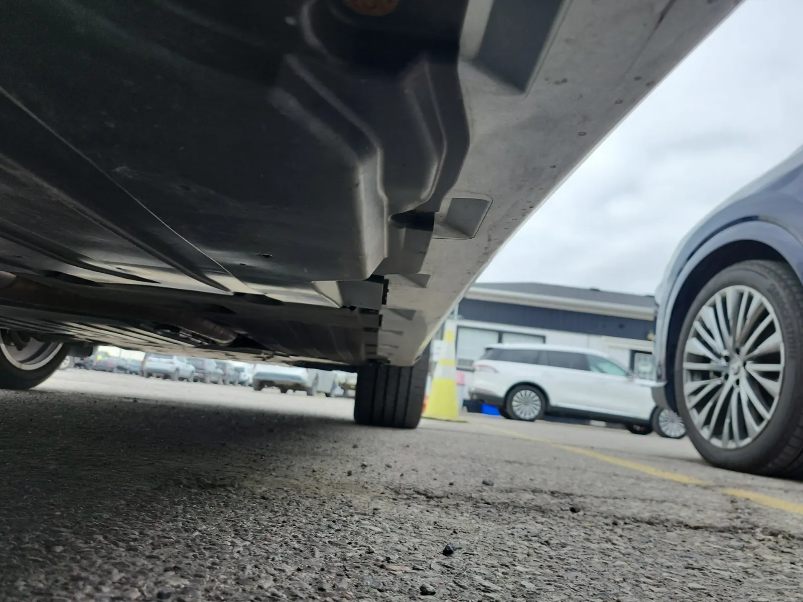 Undercarriage - Passenger Photo