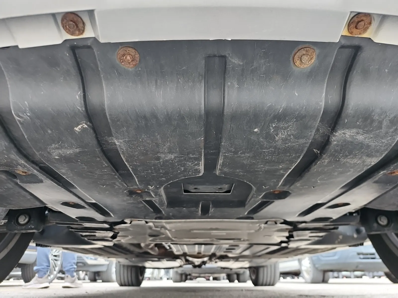 Undercarriage - Front Photo