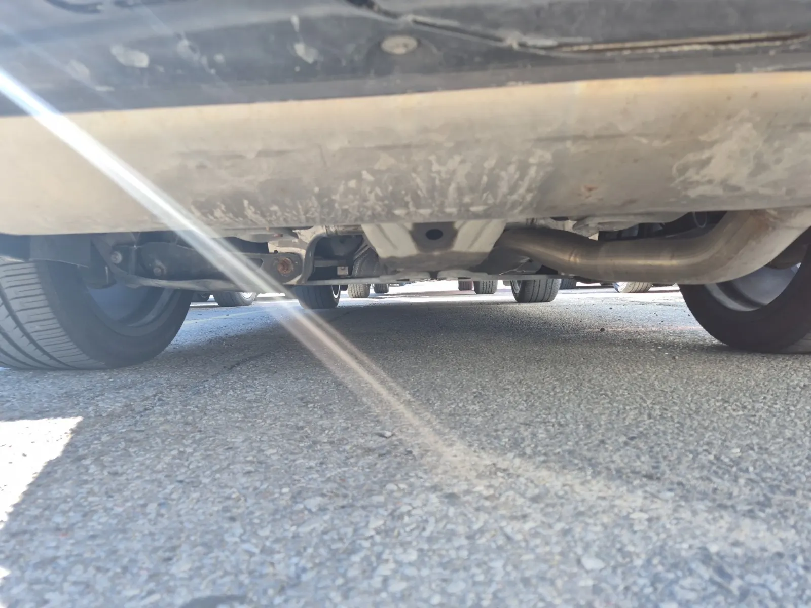 Undercarriage - Rear Photo