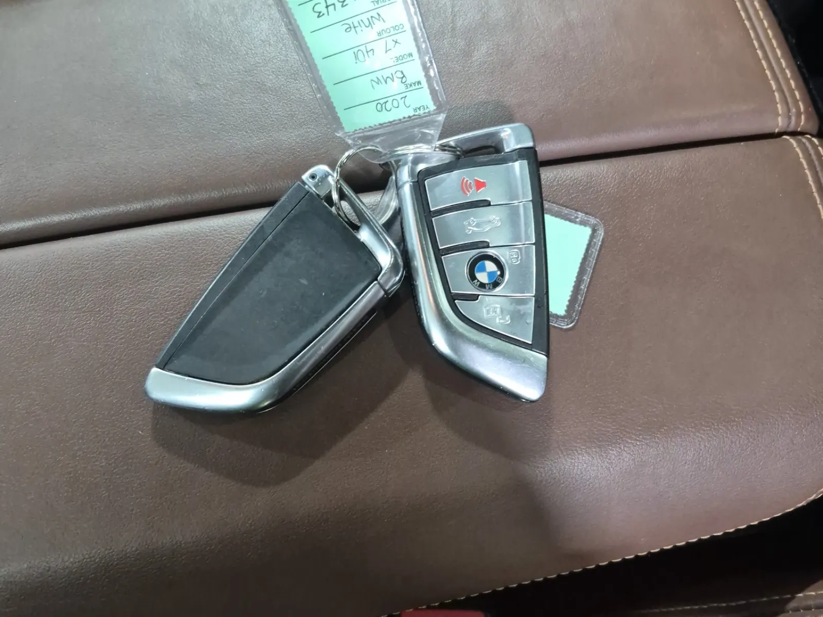 Keys/Fobs/Manual Photo