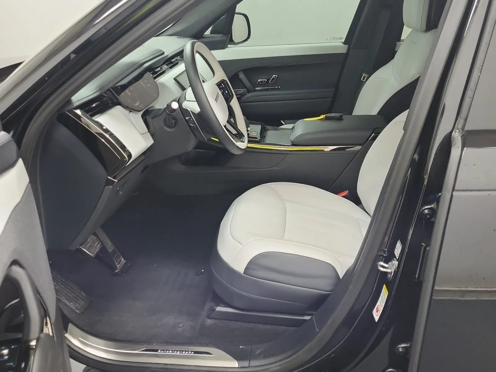Front Interior Photo
