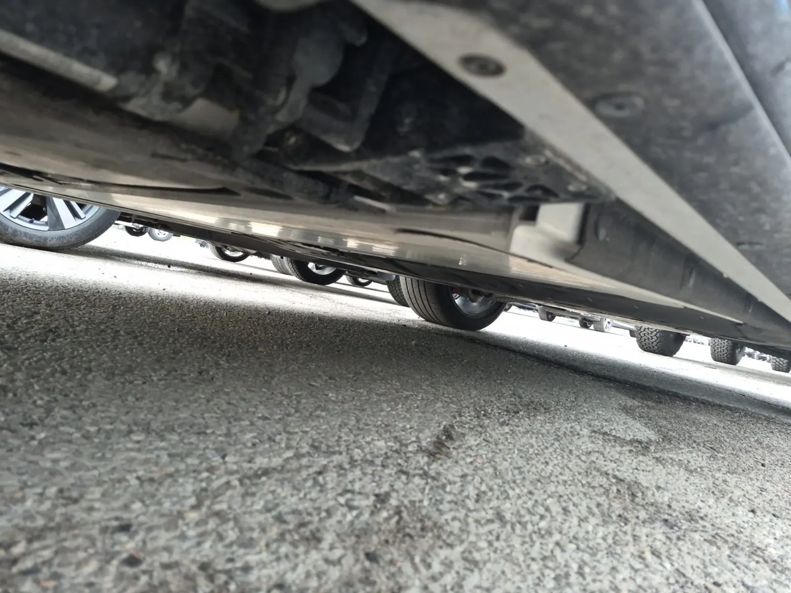 Undercarriage - Passenger Photo