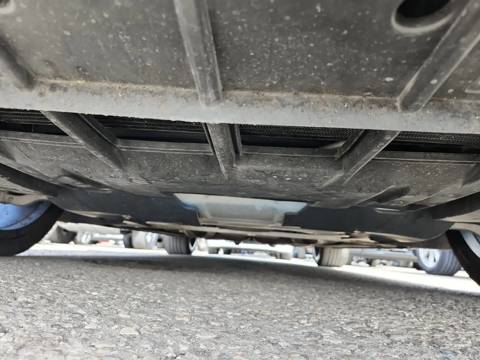 Undercarriage - Front Photo