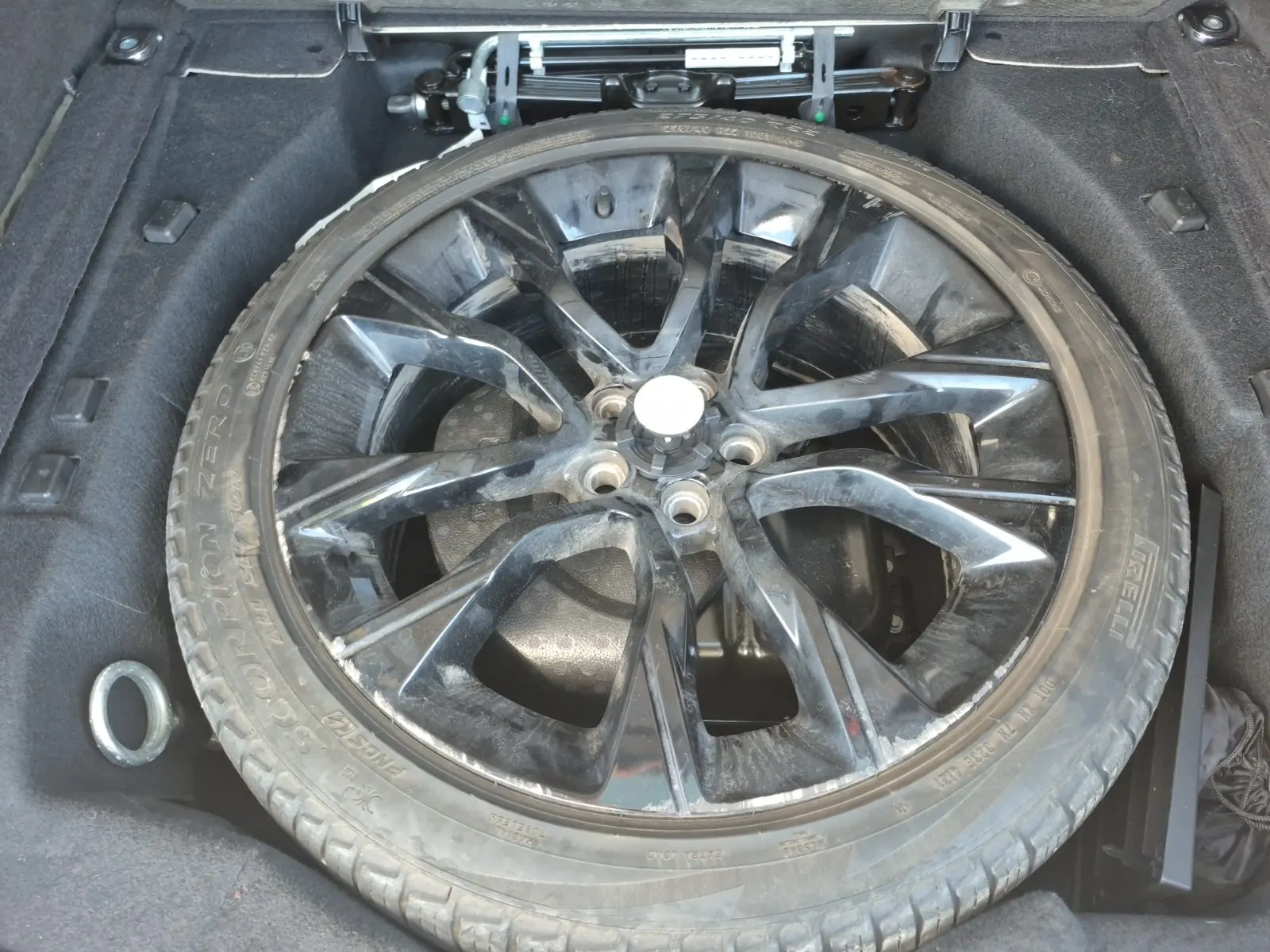 Spare Tire & Wheel Photo