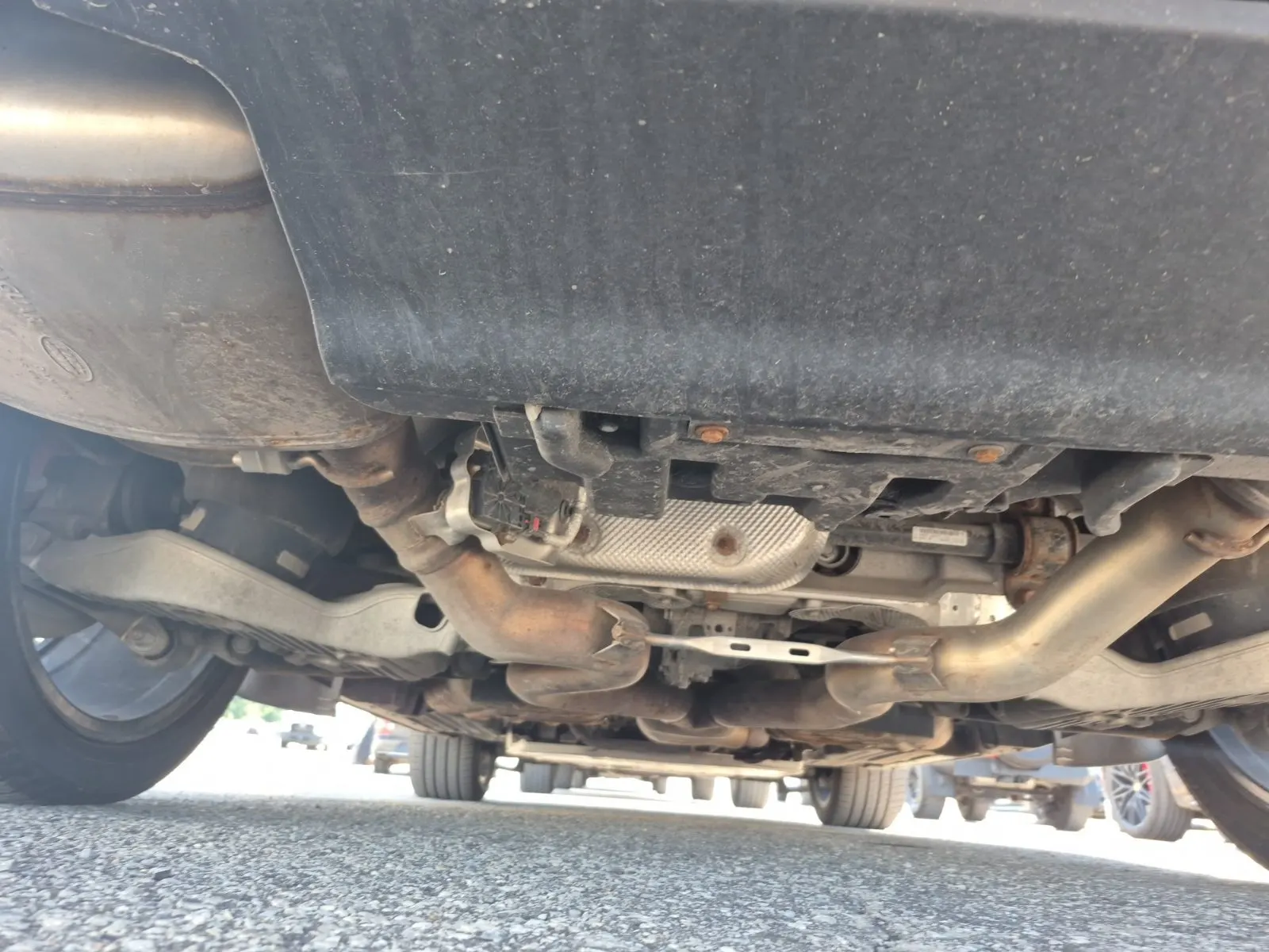 Undercarriage - Rear Photo