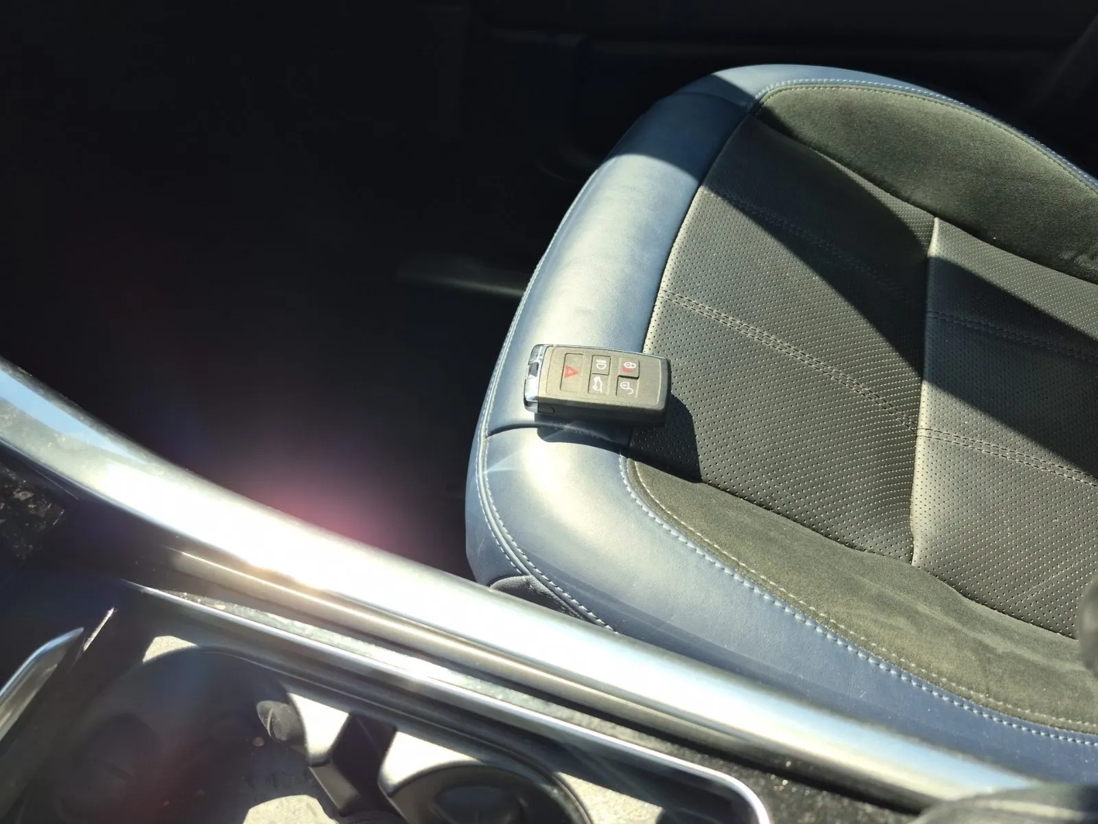 Keys/Fobs/Manual Photo