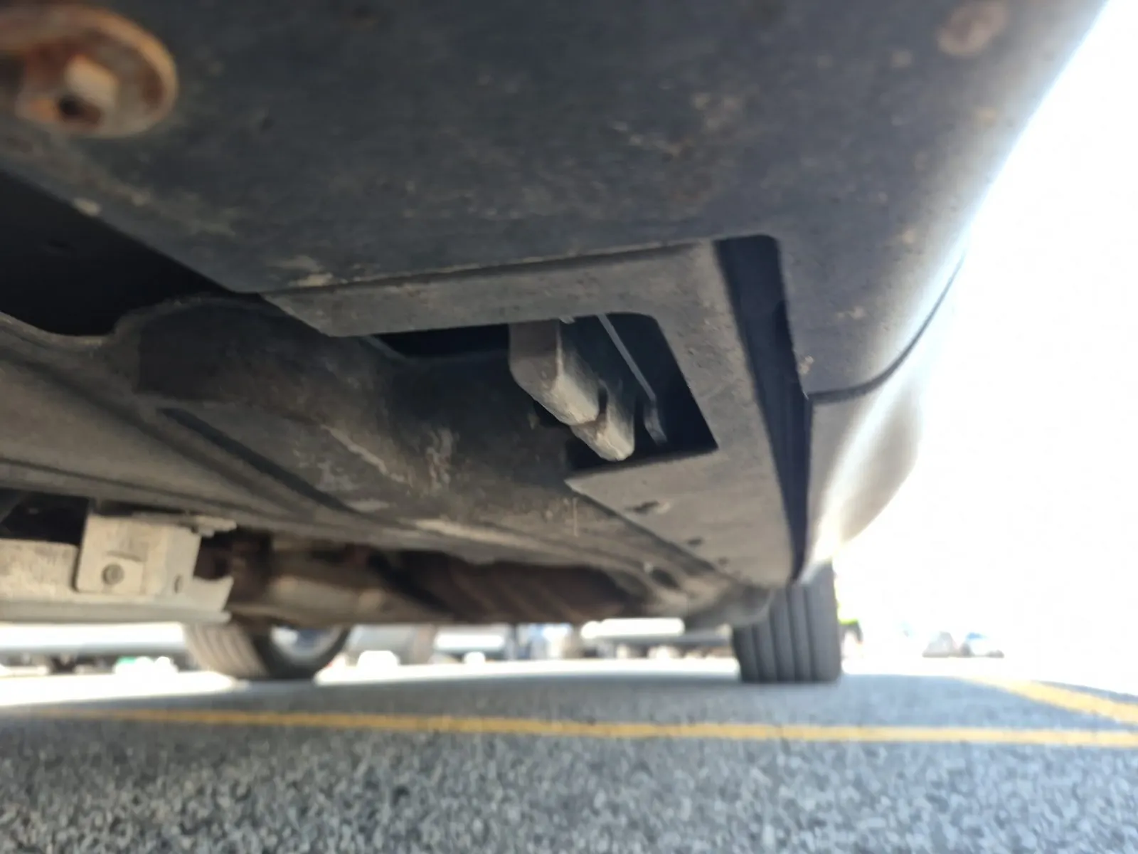 Undercarriage - Driver Photo