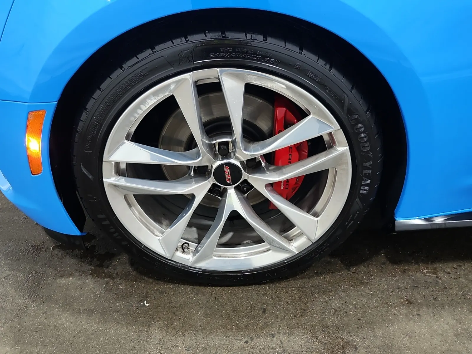 Front driver wheel/tire photo