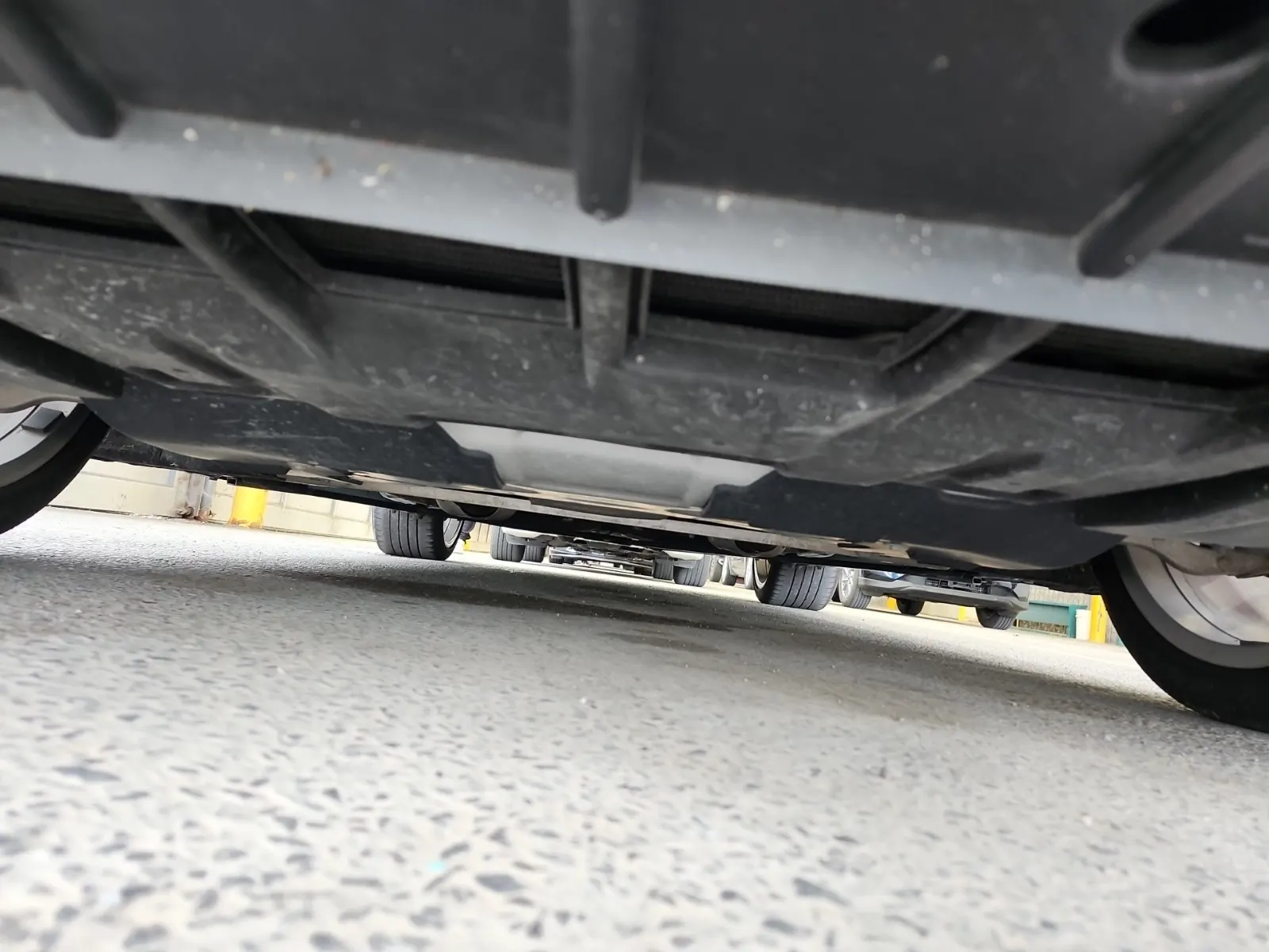 Undercarriage - Front Photo