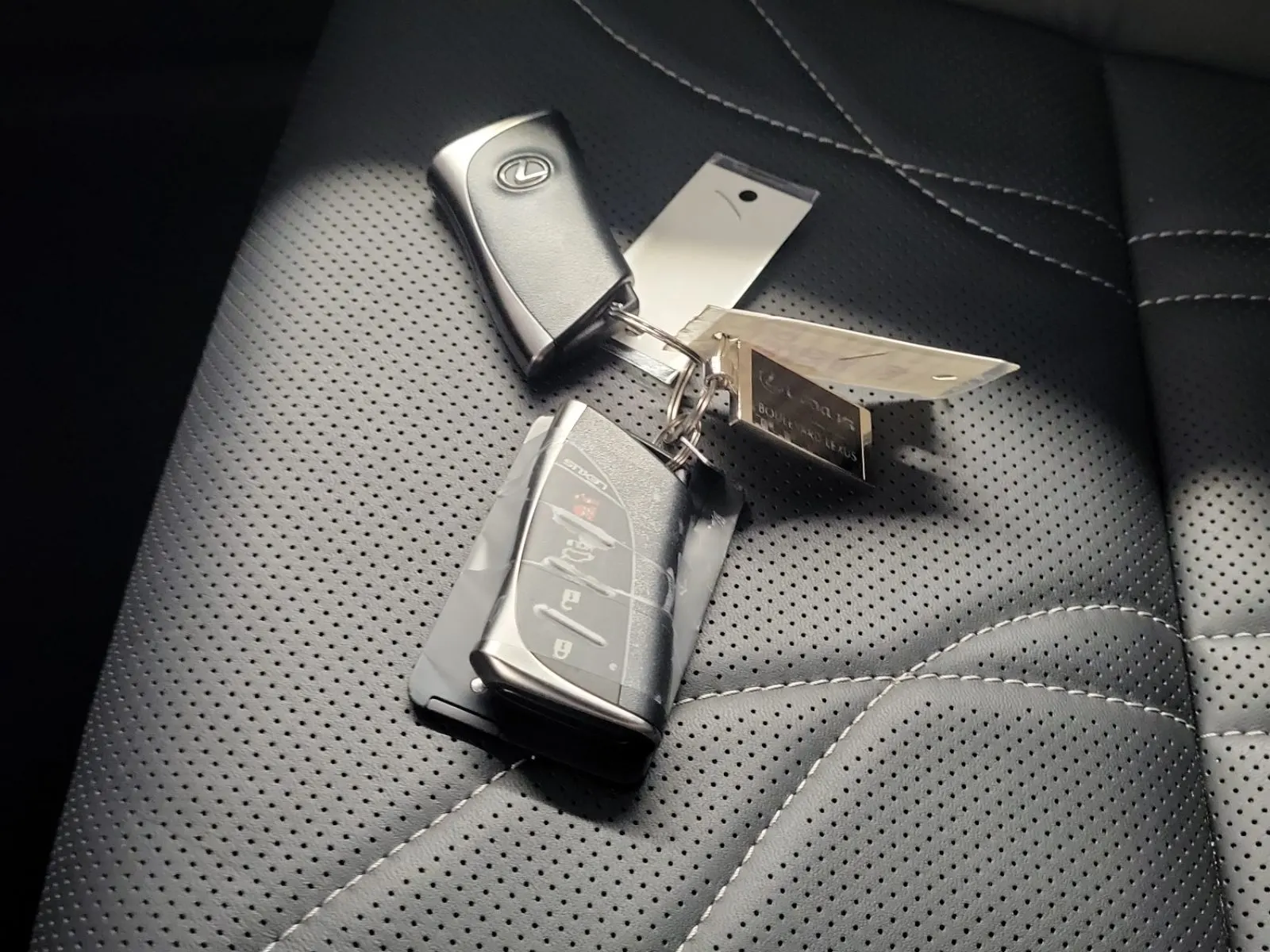 Keys/Fobs/Manual Photo