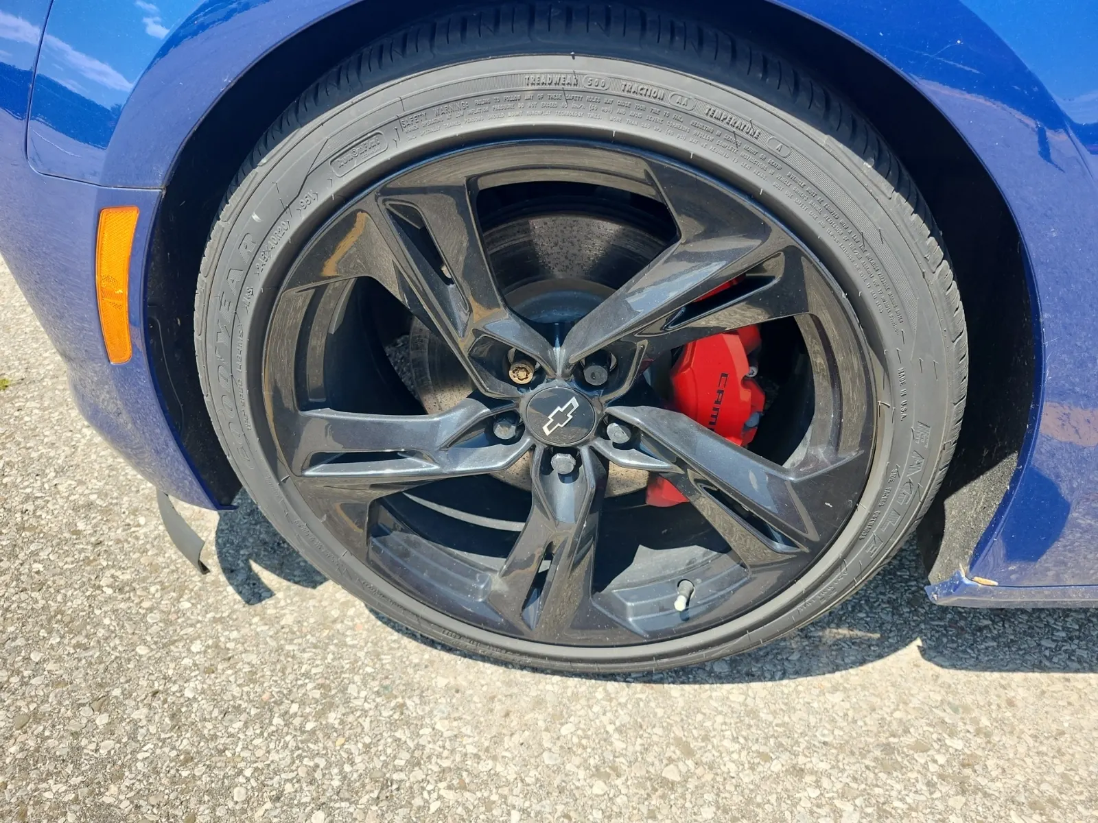 Front driver wheel/tire photo