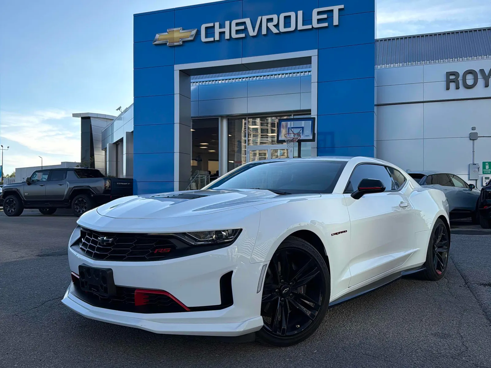 3/4 Front (Main image)