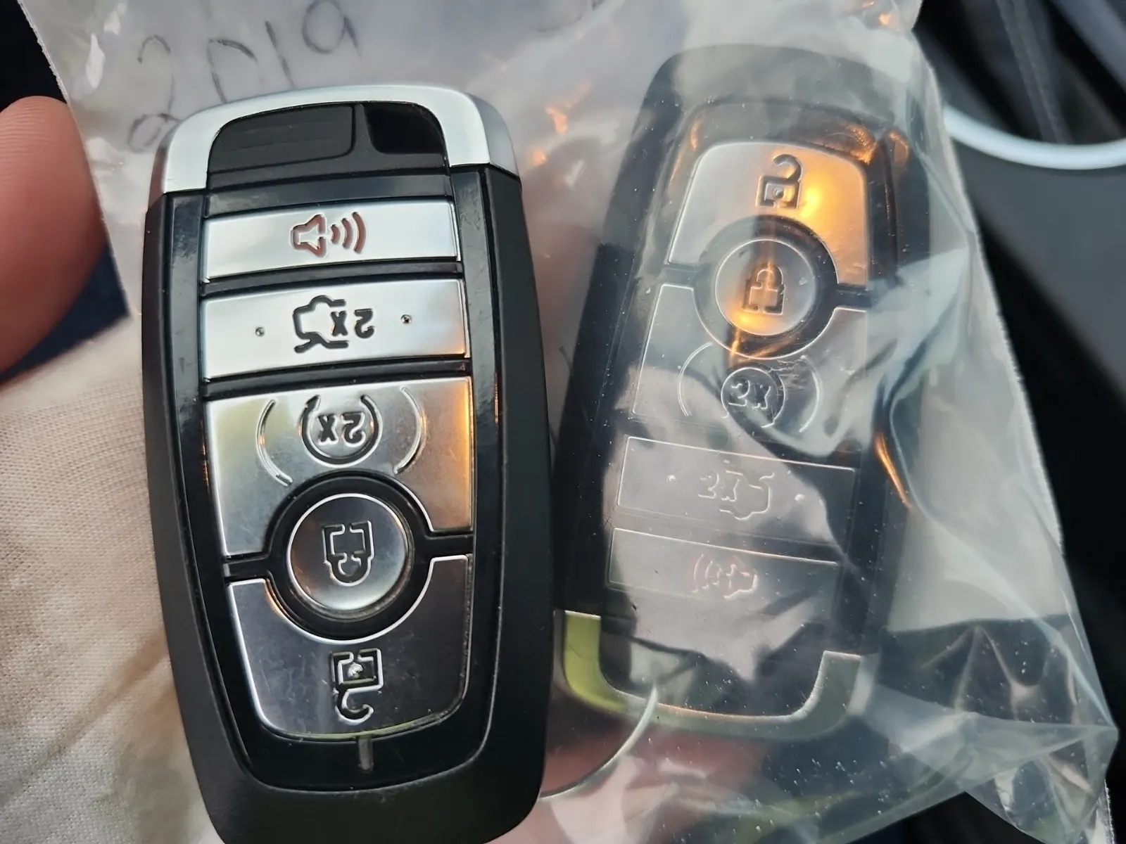 Keys/Fobs/Manual Photo