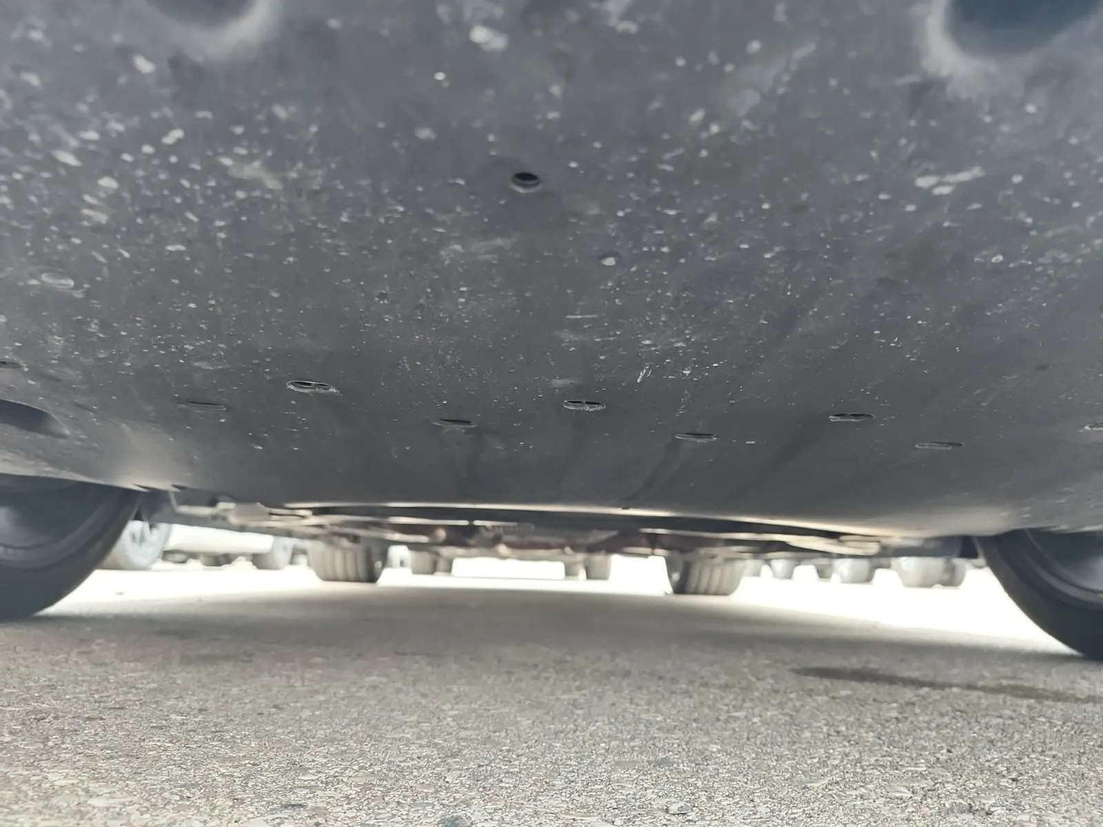 Undercarriage - Front Photo