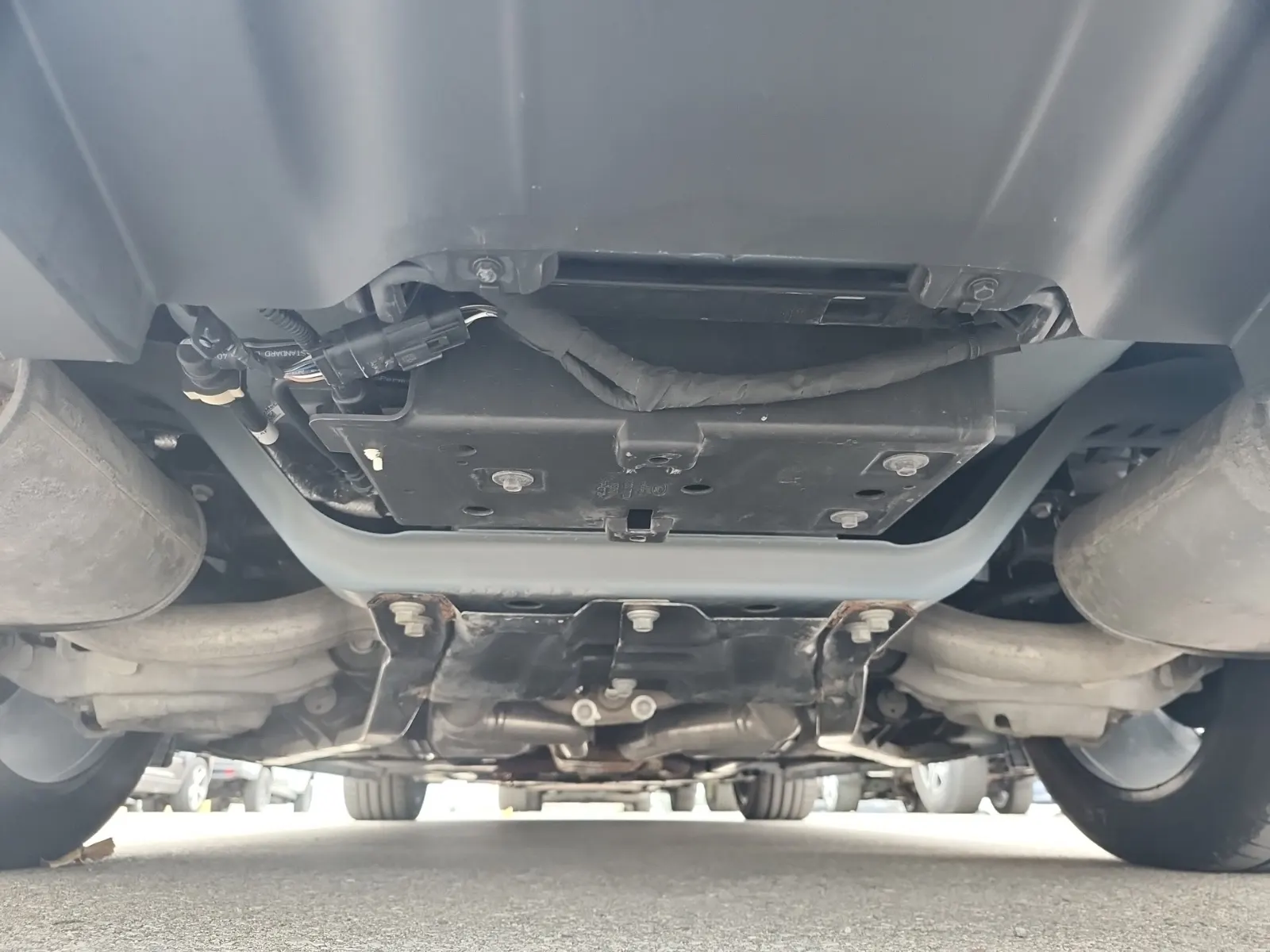 Undercarriage - Rear Photo