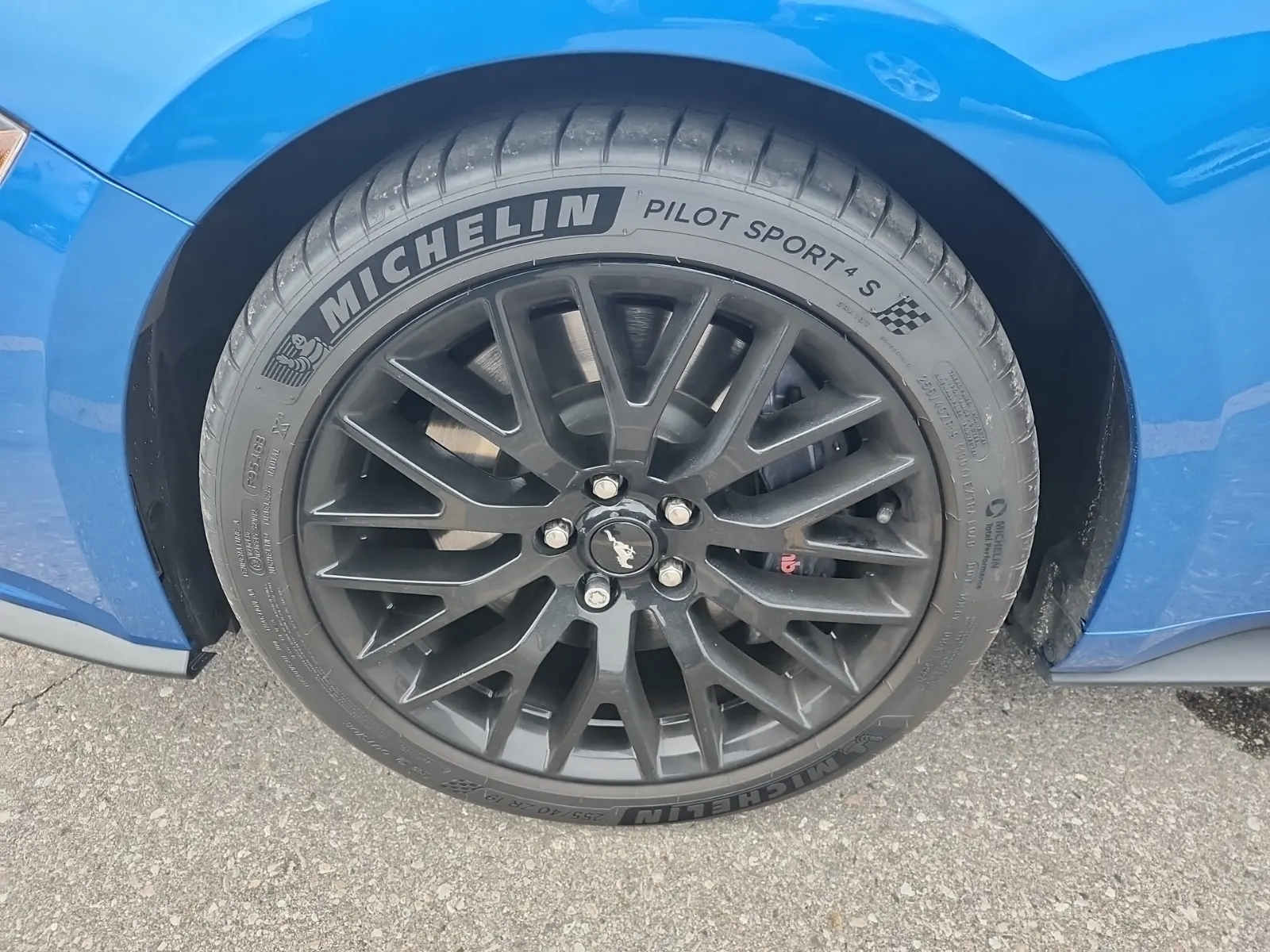 Front driver wheel/tire photo