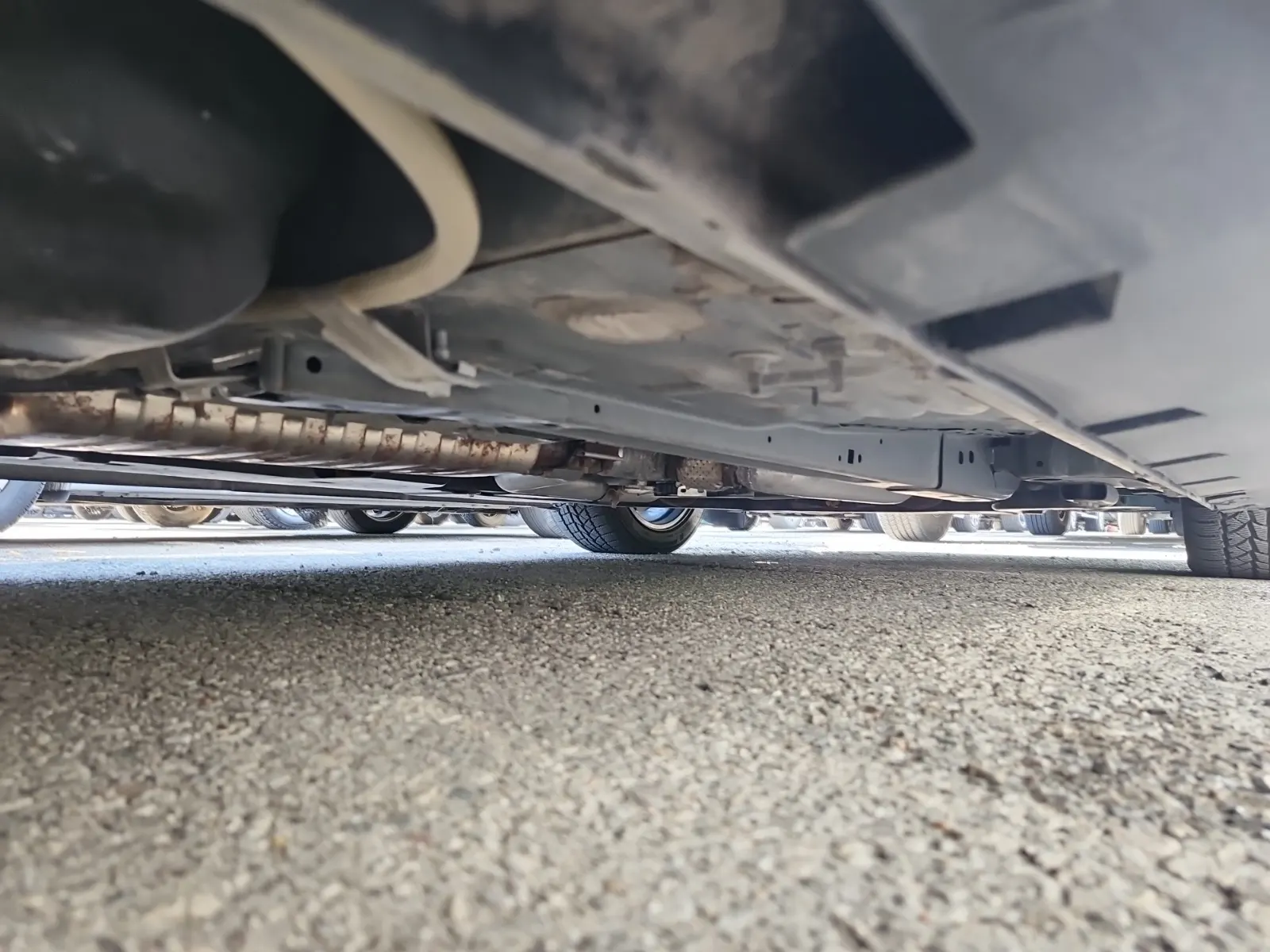 Undercarriage - Passenger Photo