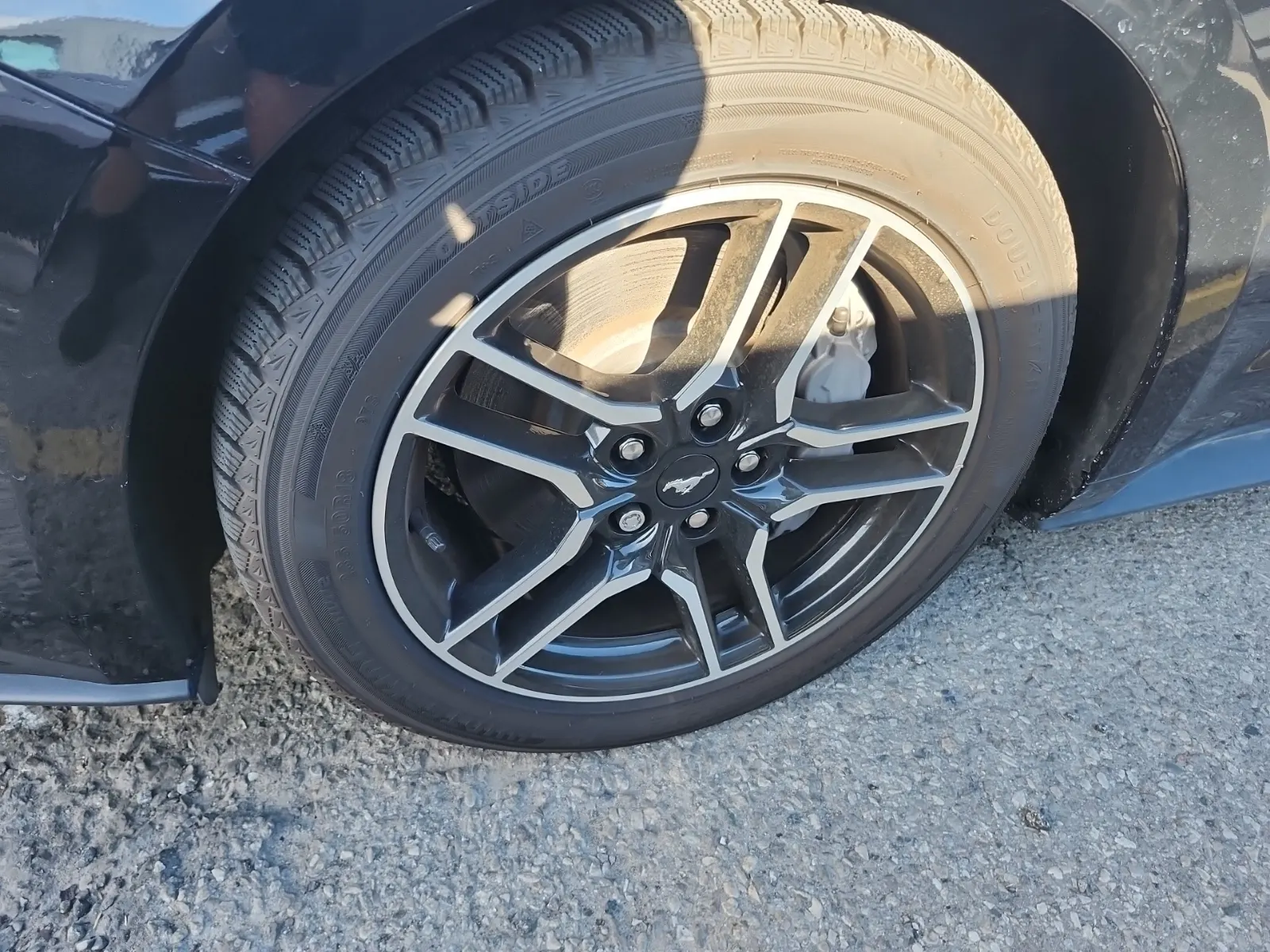 Front driver wheel/tire photo