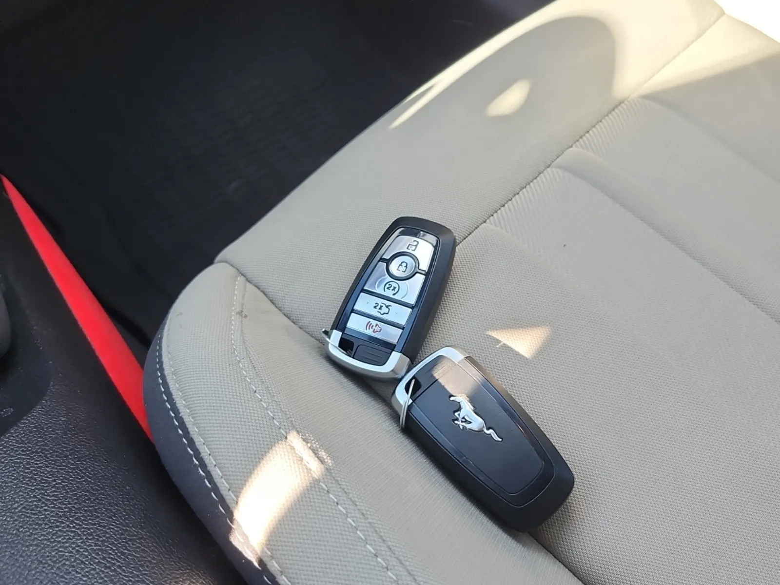 Keys/Fobs/Manual Photo