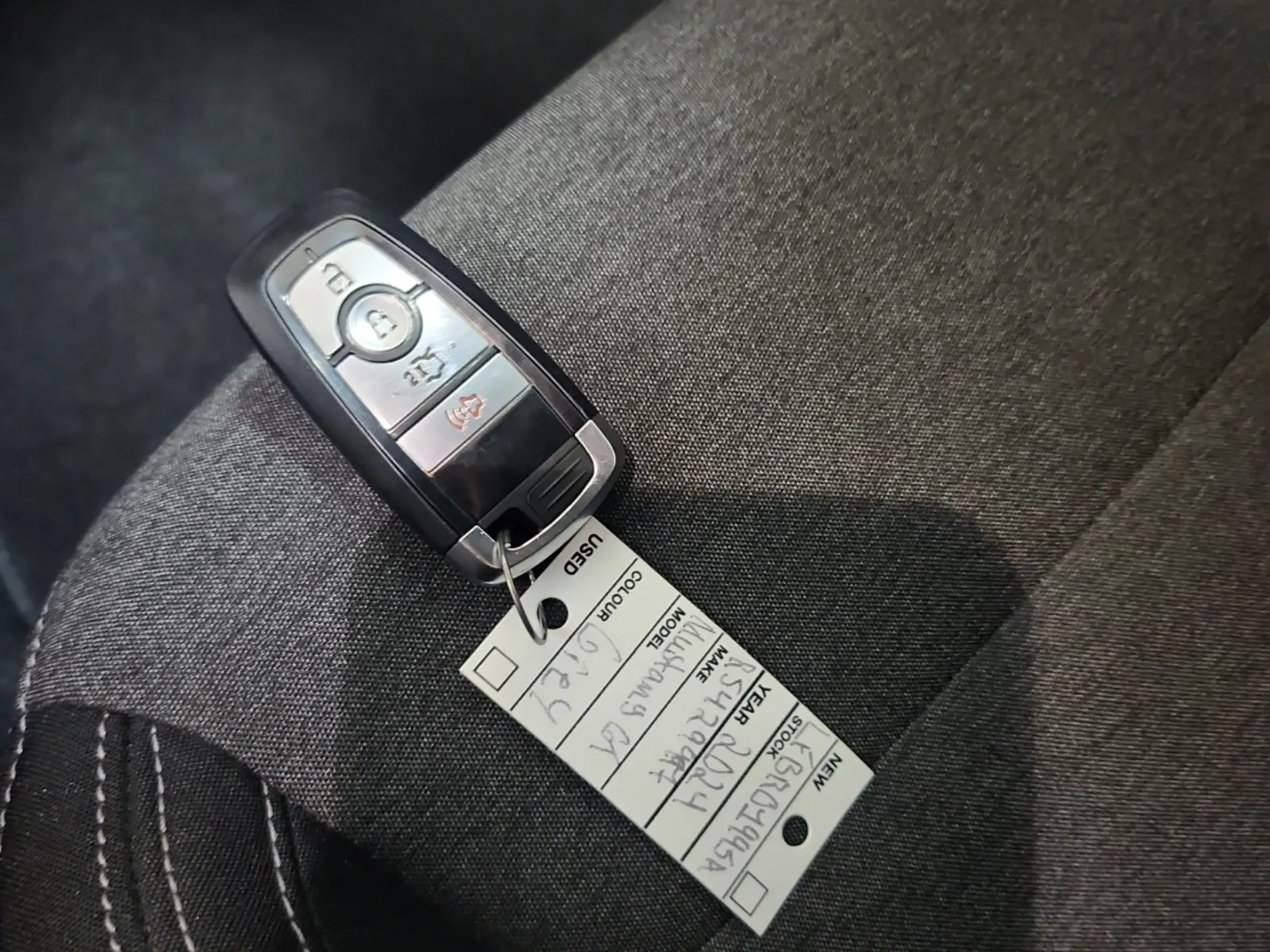 Keys/Fobs/Manual Photo