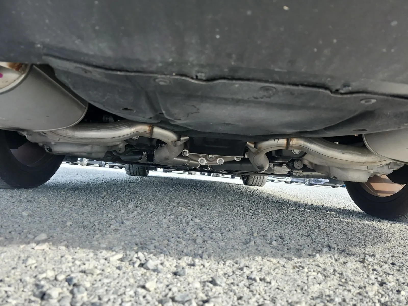 Undercarriage - Rear Photo