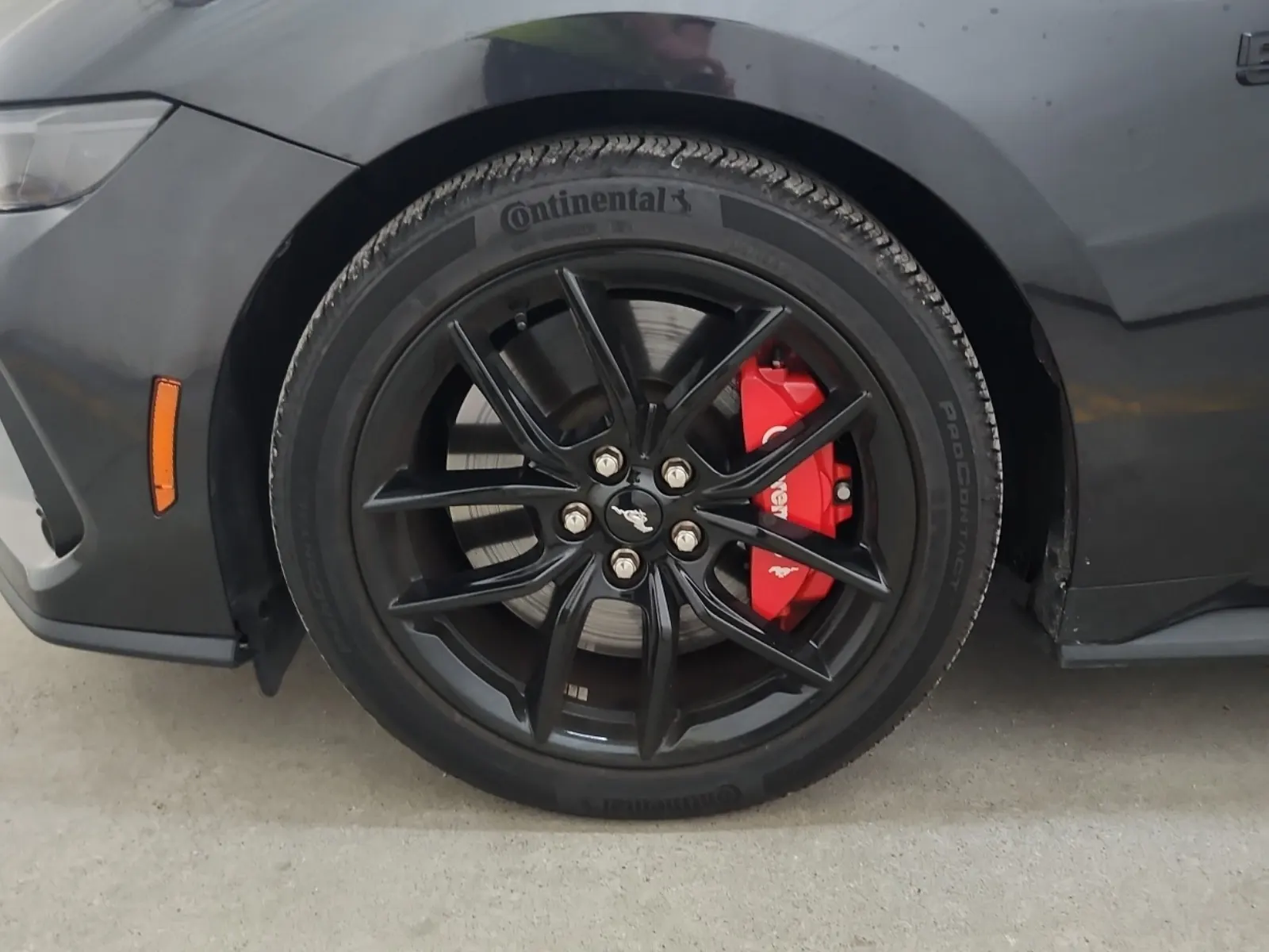 Front driver wheel/tire photo