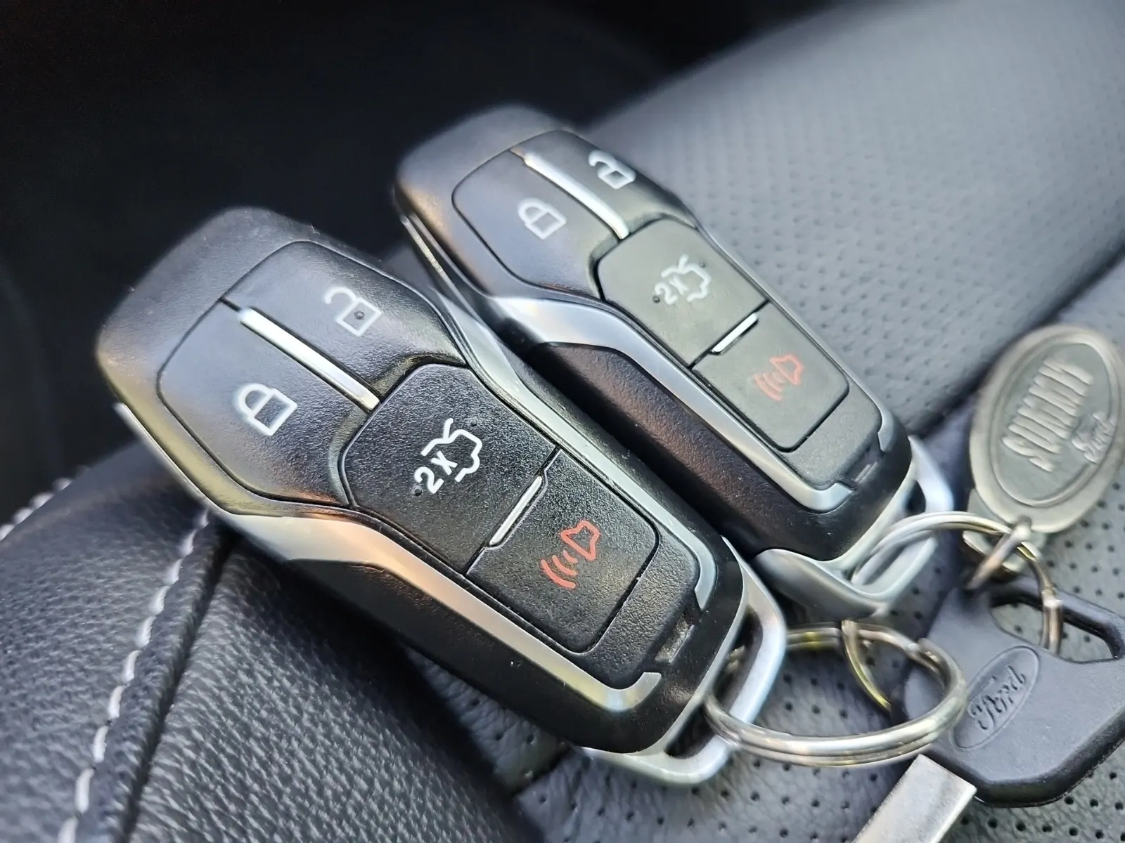 Keys/Fobs/Manual Photo