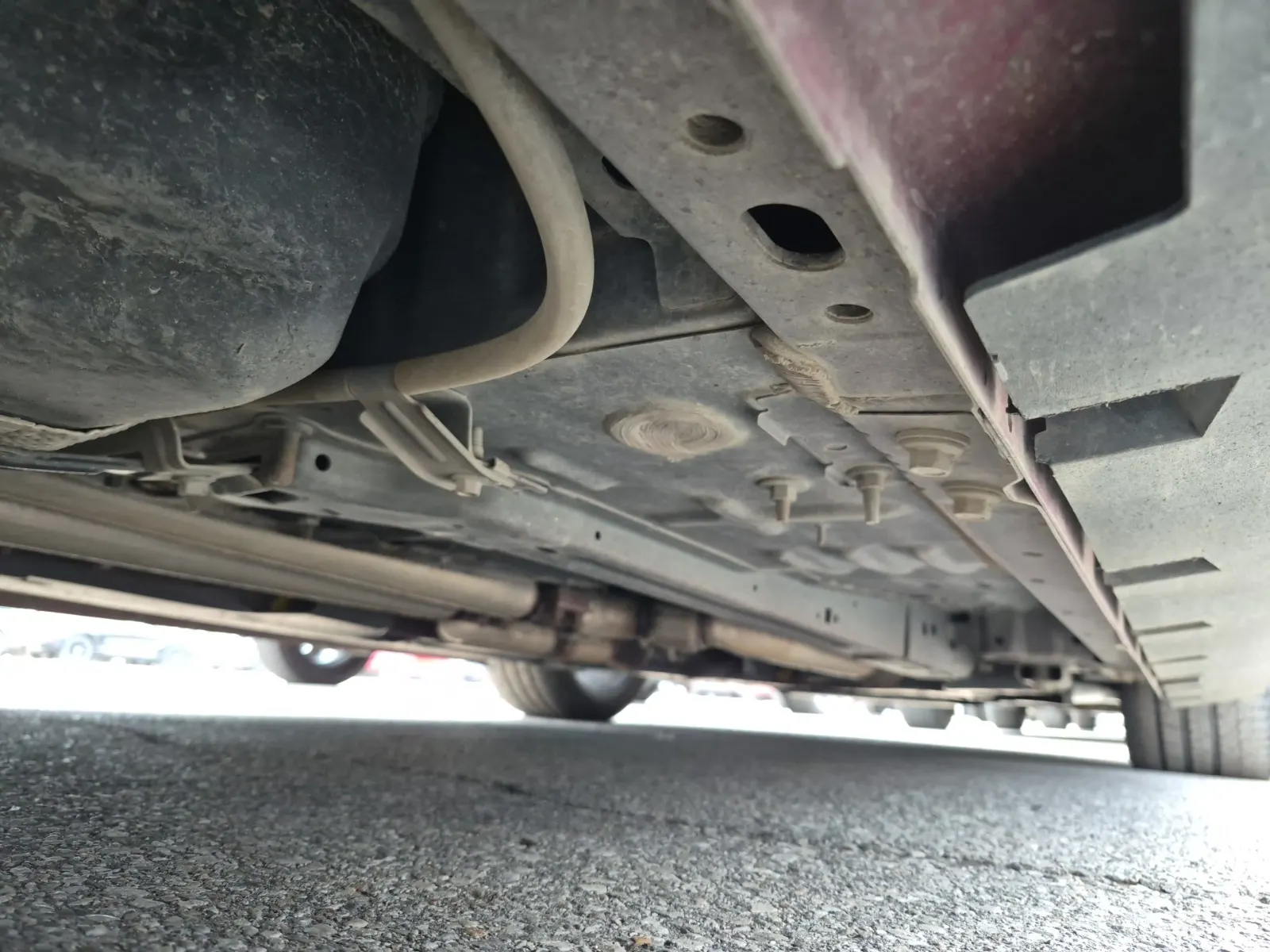 Undercarriage - Passenger Photo