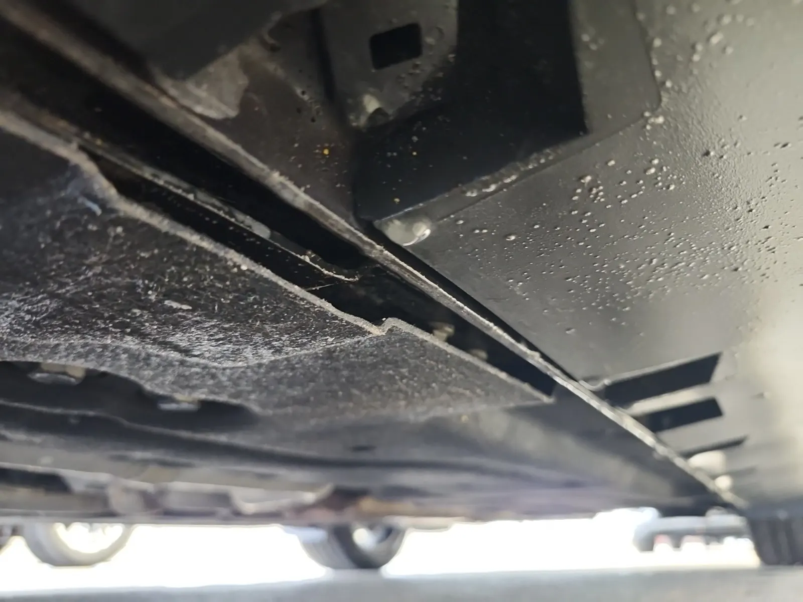 Undercarriage - Driver Photo