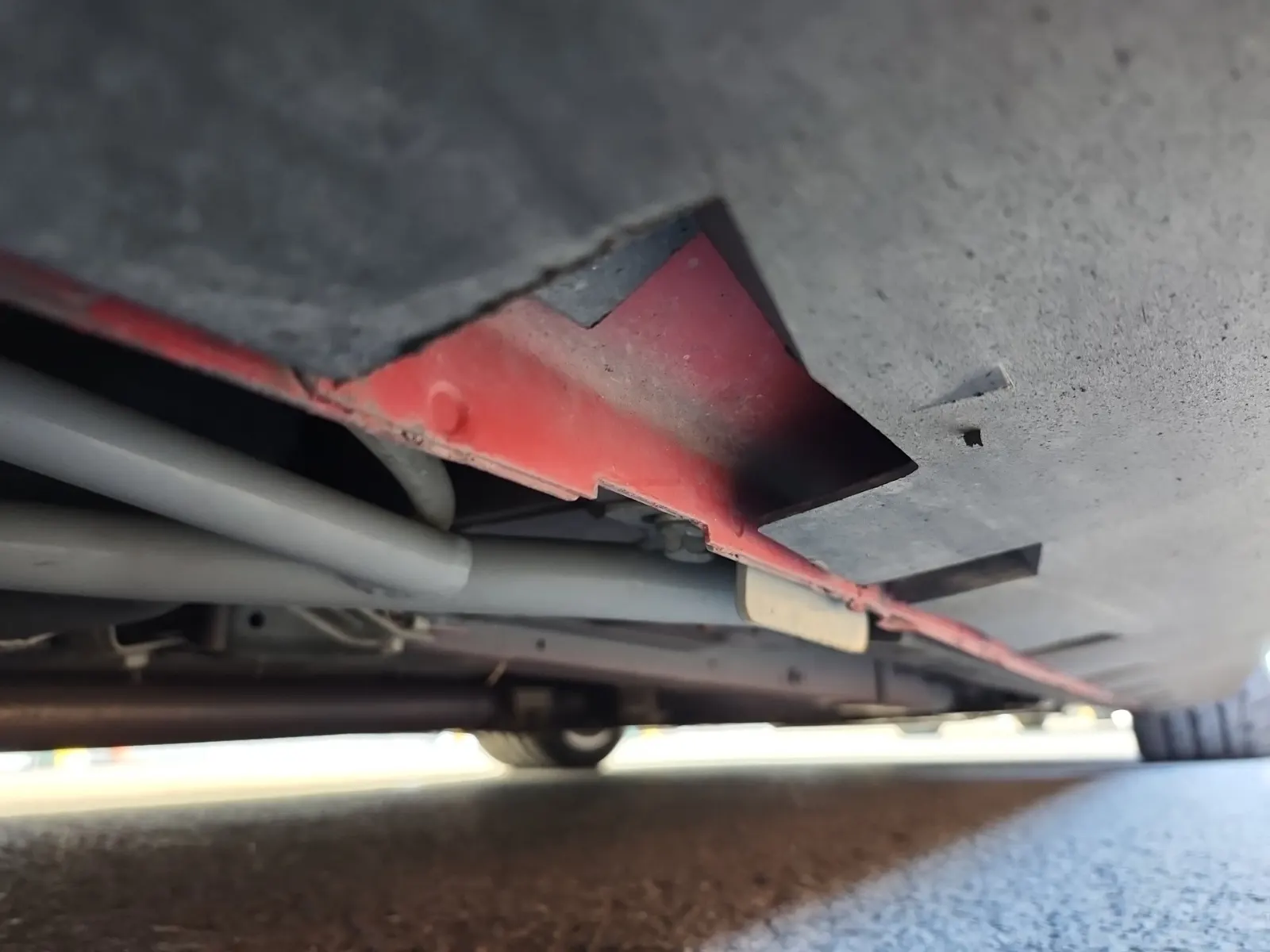 Undercarriage - Passenger Photo