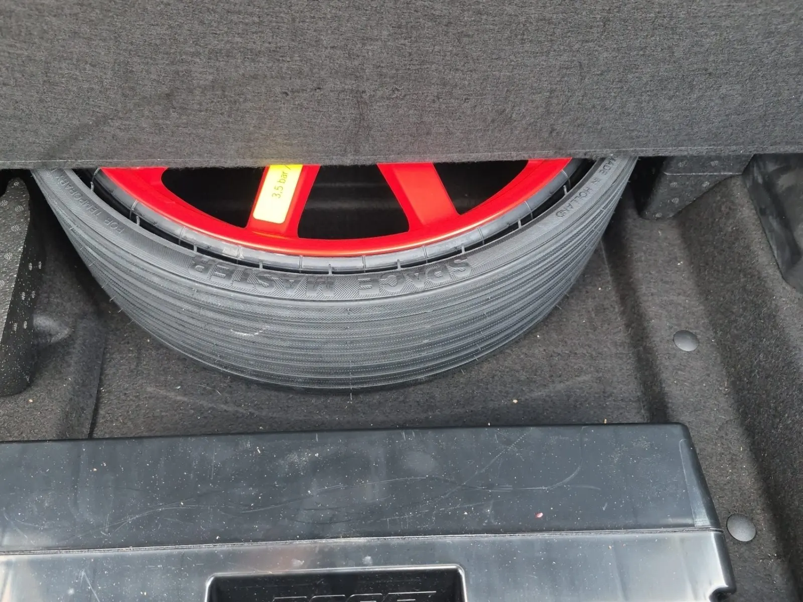 Spare Tire & Wheel Photo