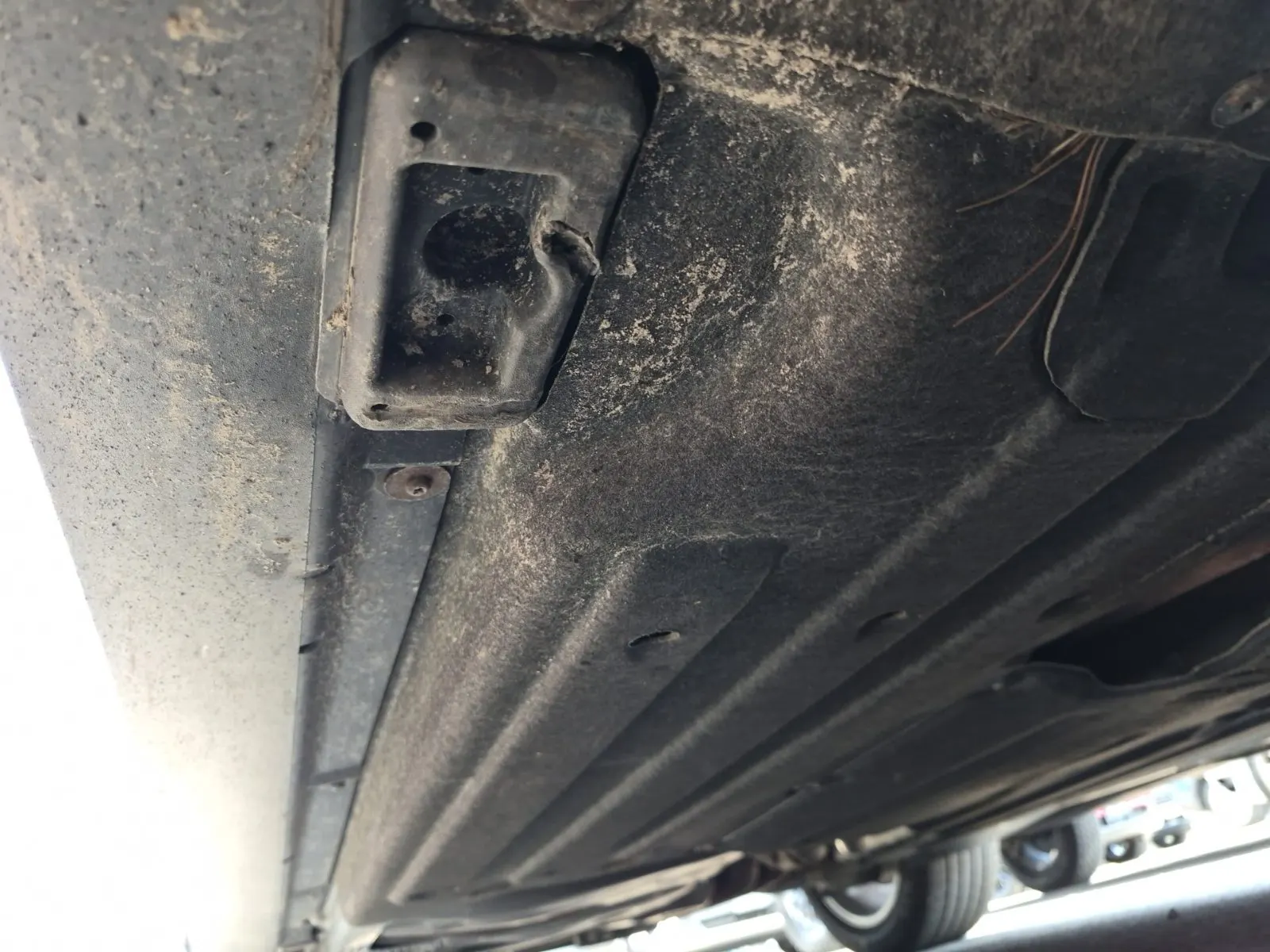 Undercarriage - Passenger Photo