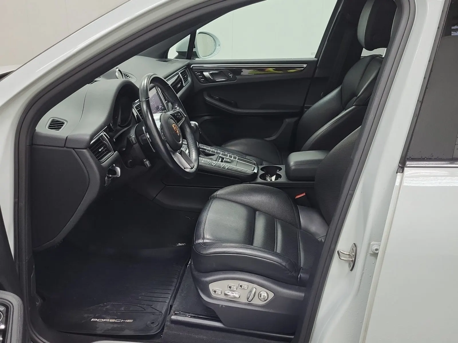 Front Interior Photo