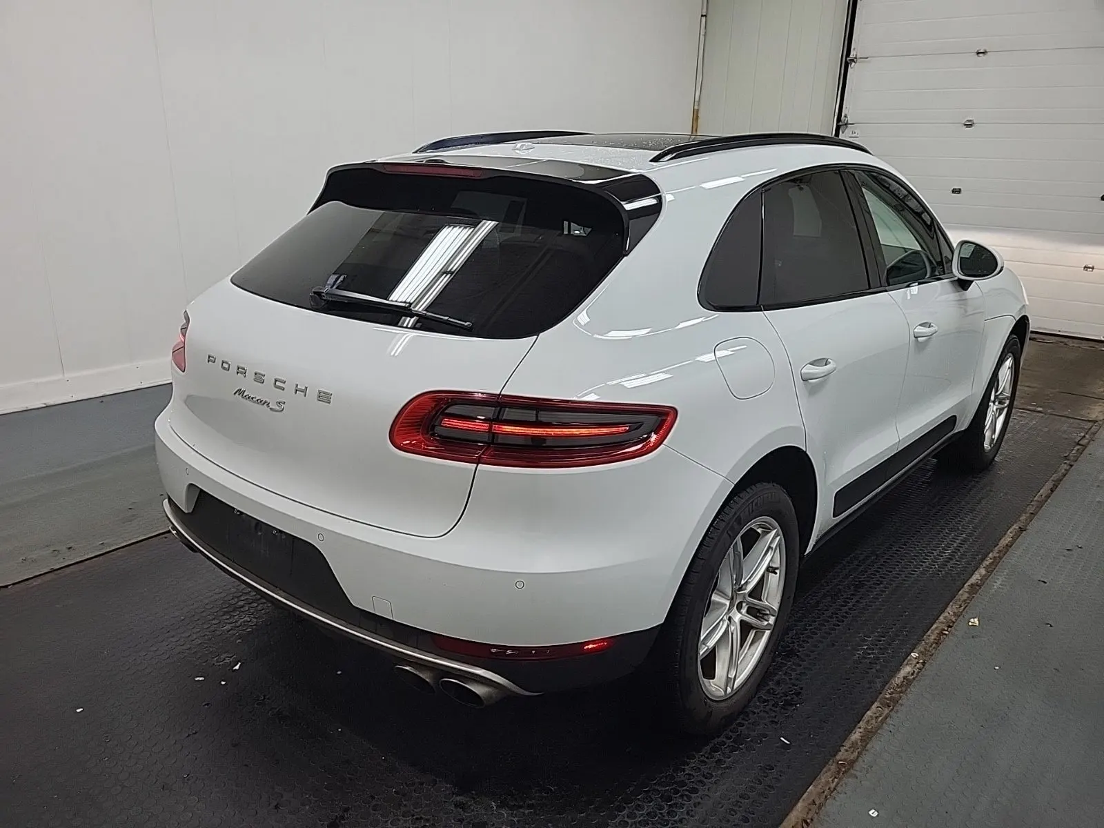 Passenger Rear 3/4 Photo