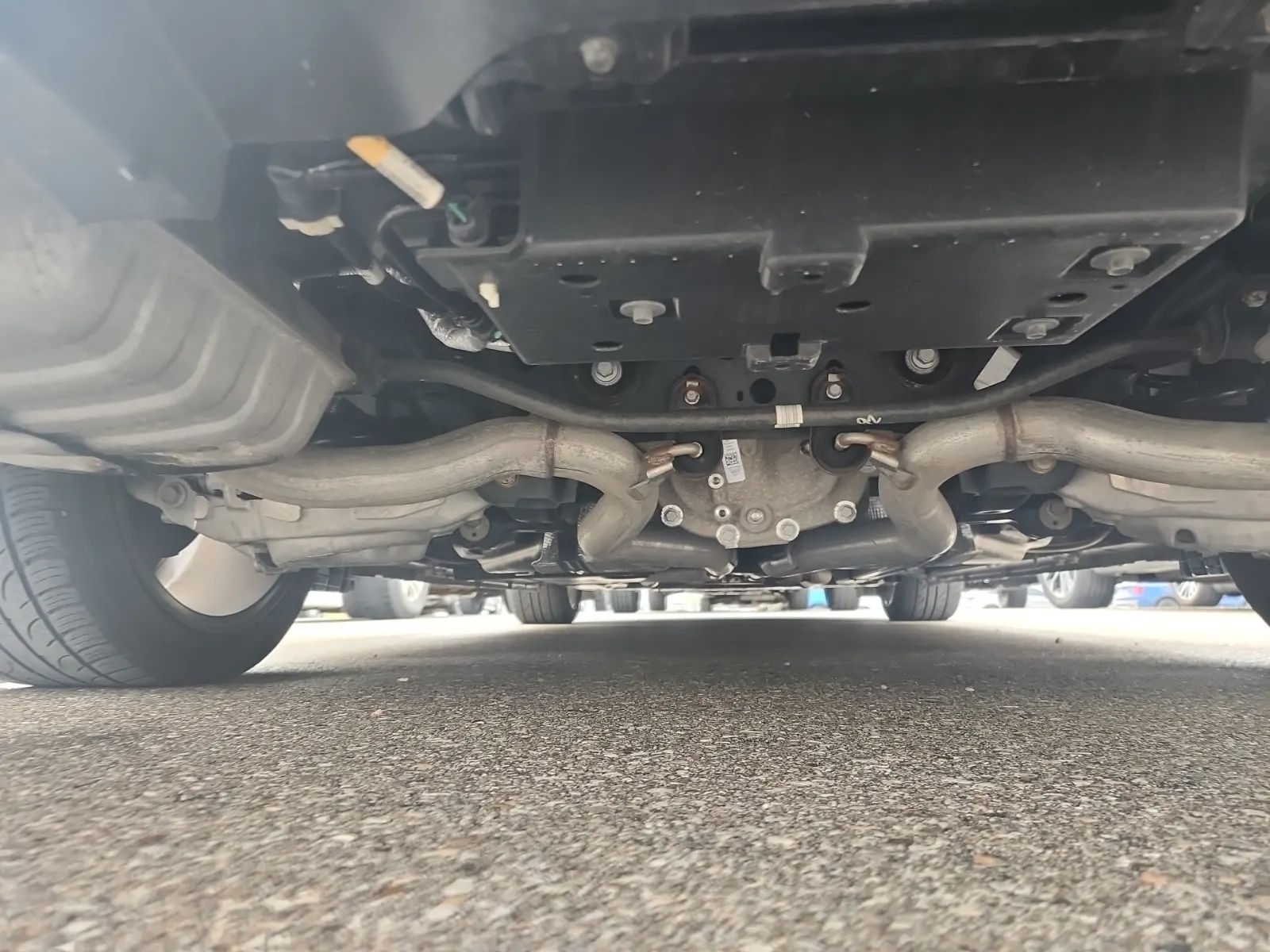 Undercarriage - Rear Photo