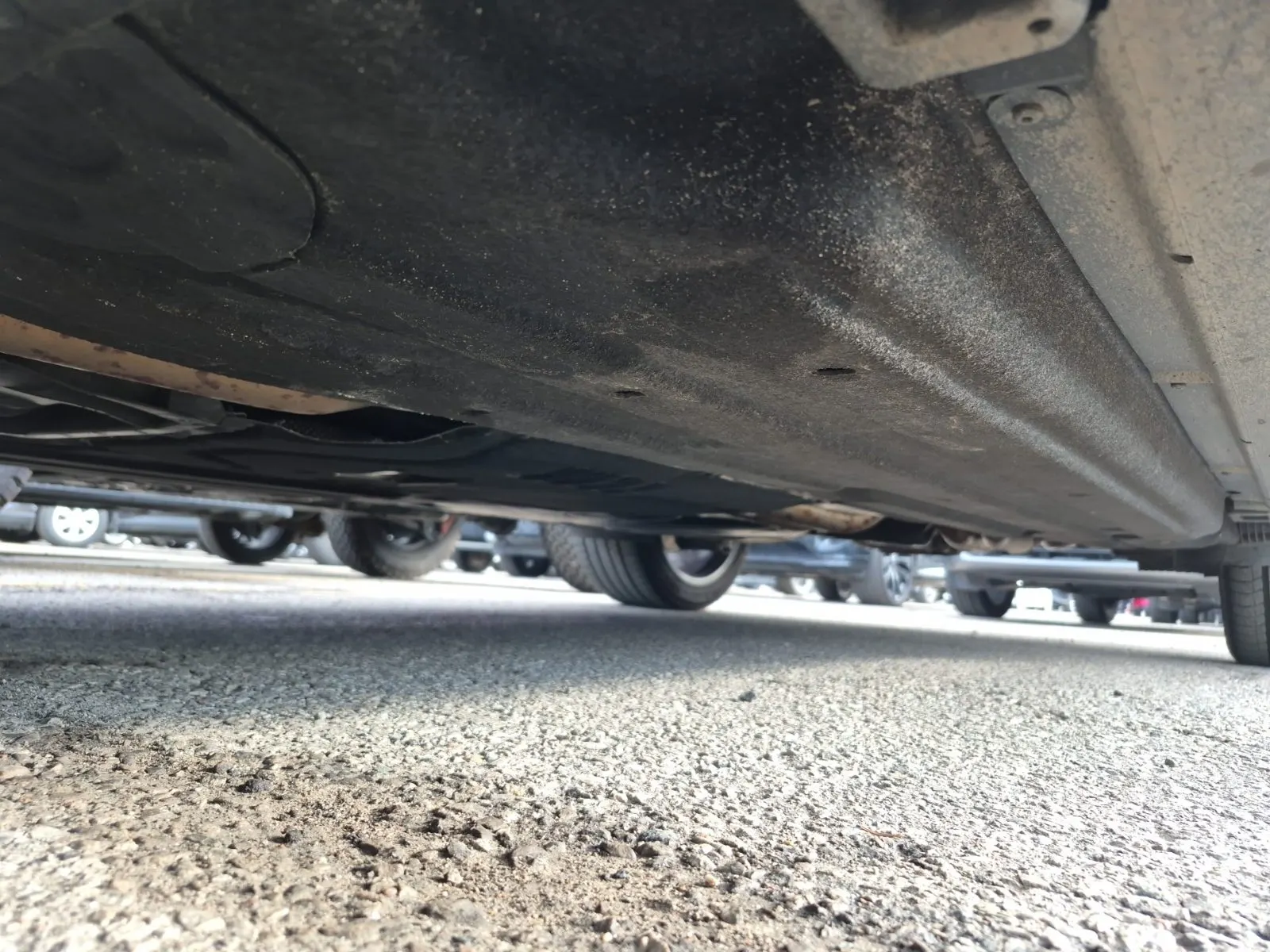 Undercarriage - Driver Photo