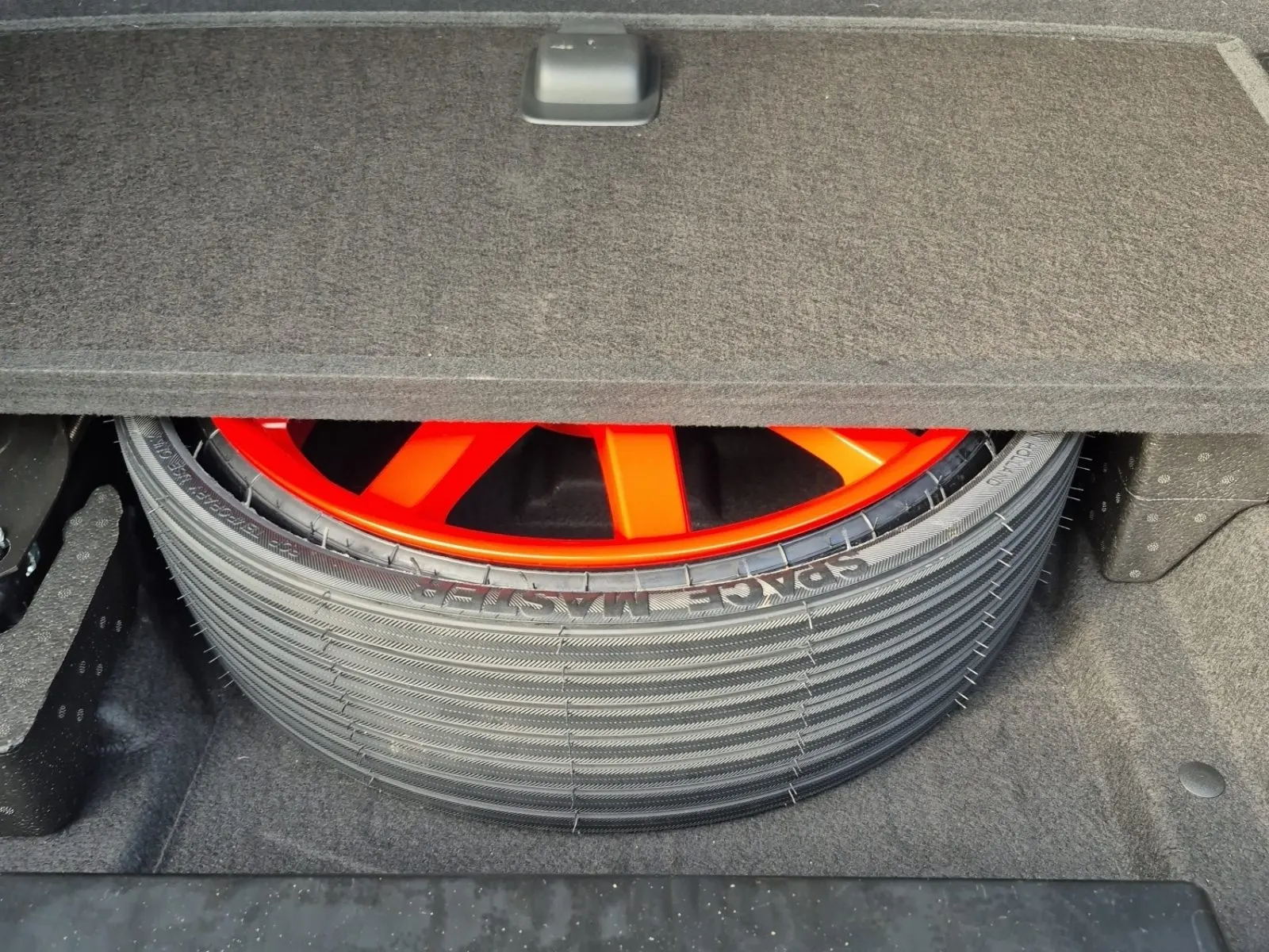 Spare Tire & Wheel Photo