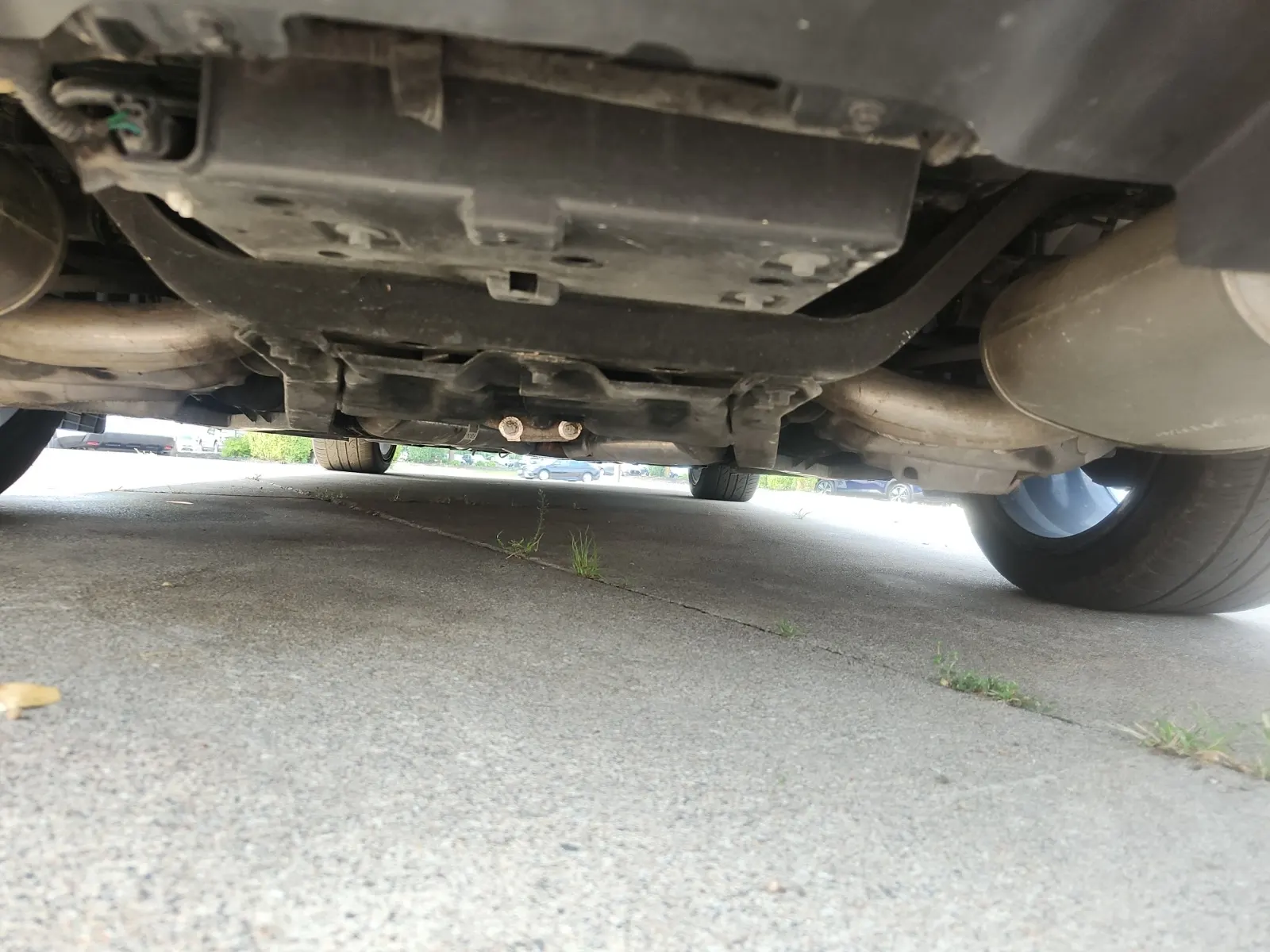 Undercarriage - Rear Photo