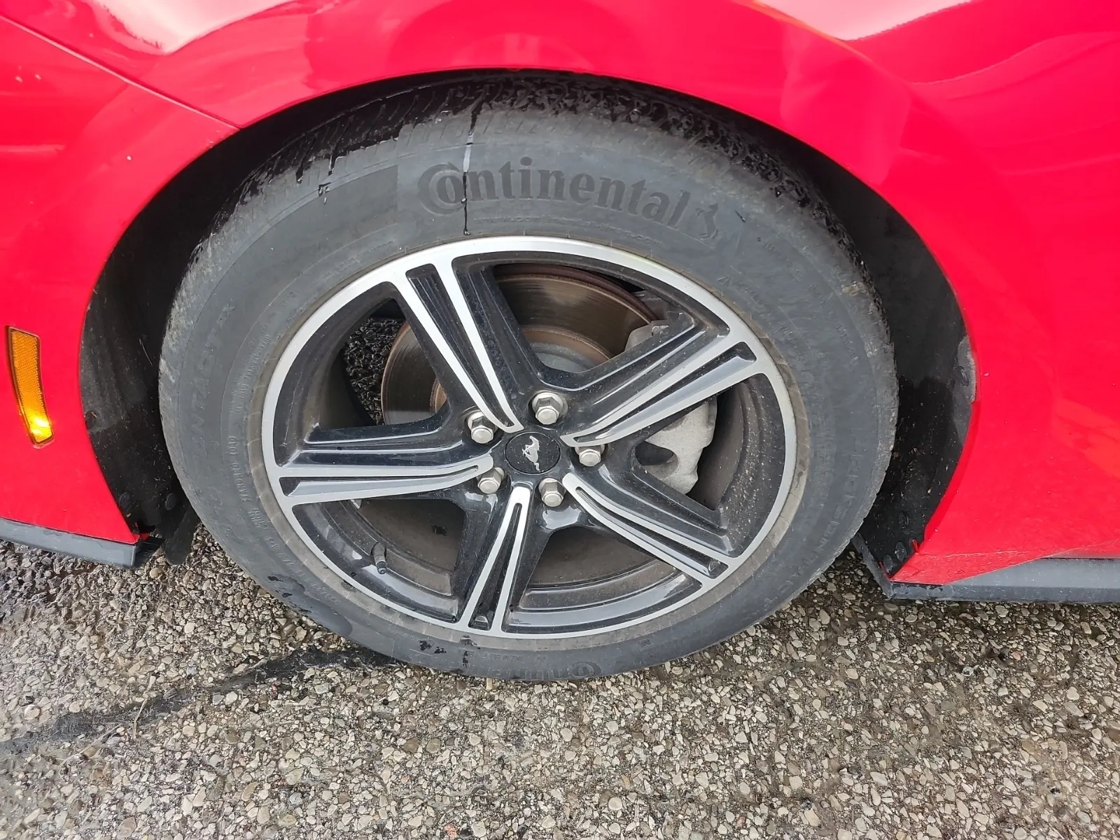 Front driver wheel/tire photo