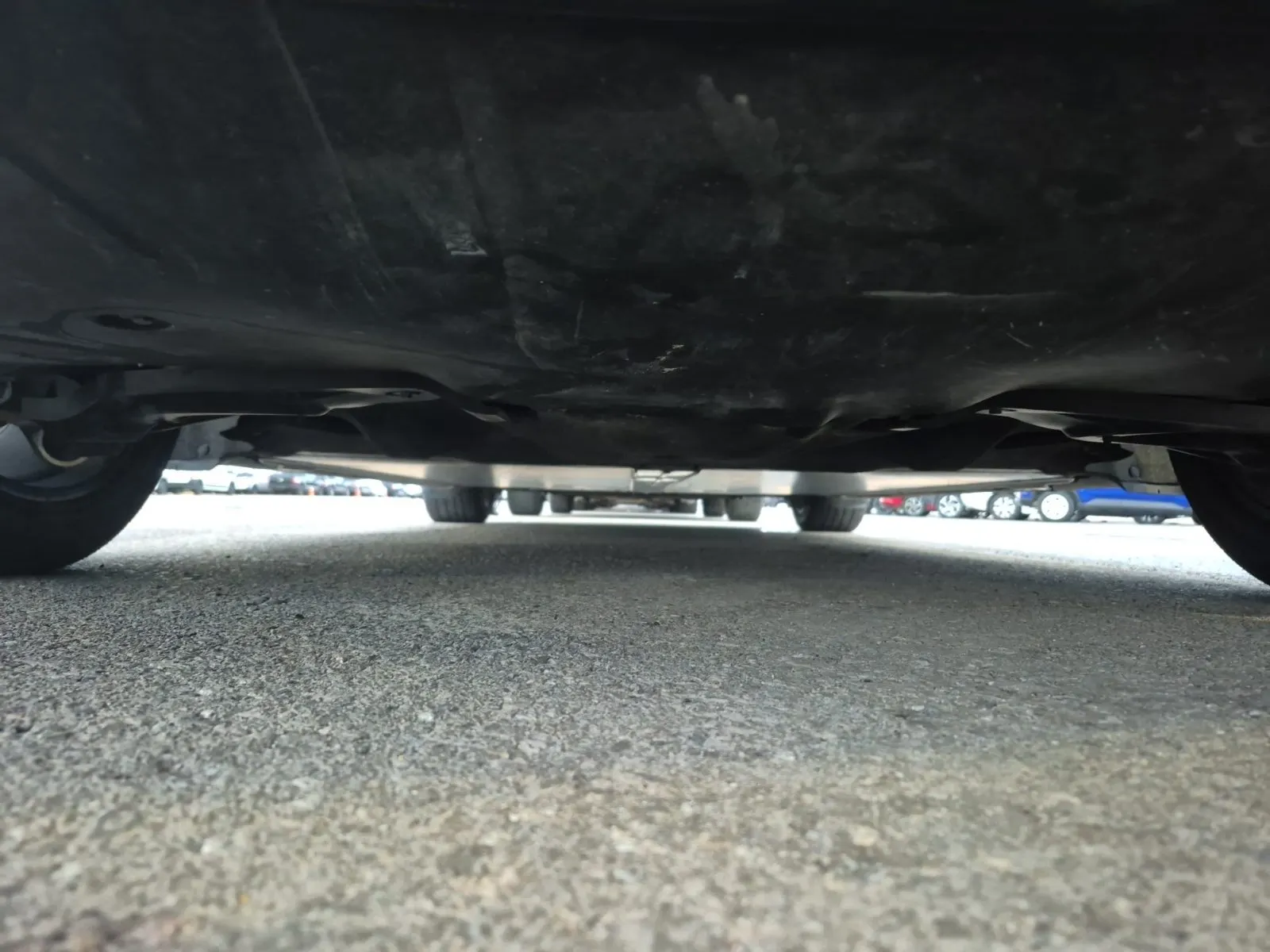 Undercarriage - Rear Photo